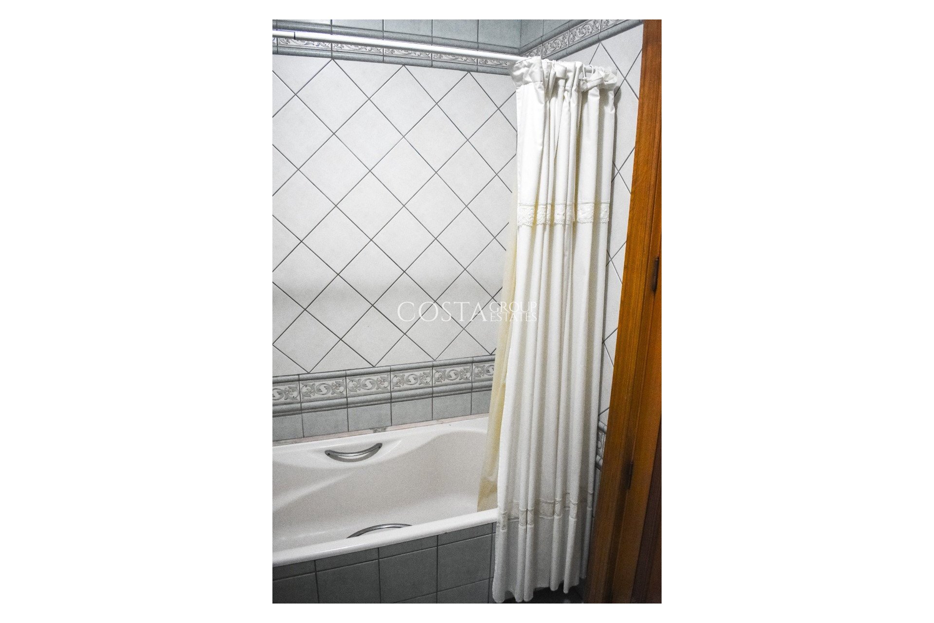 Resale - Apartments -
Torrevieja - Torrevieja Centro