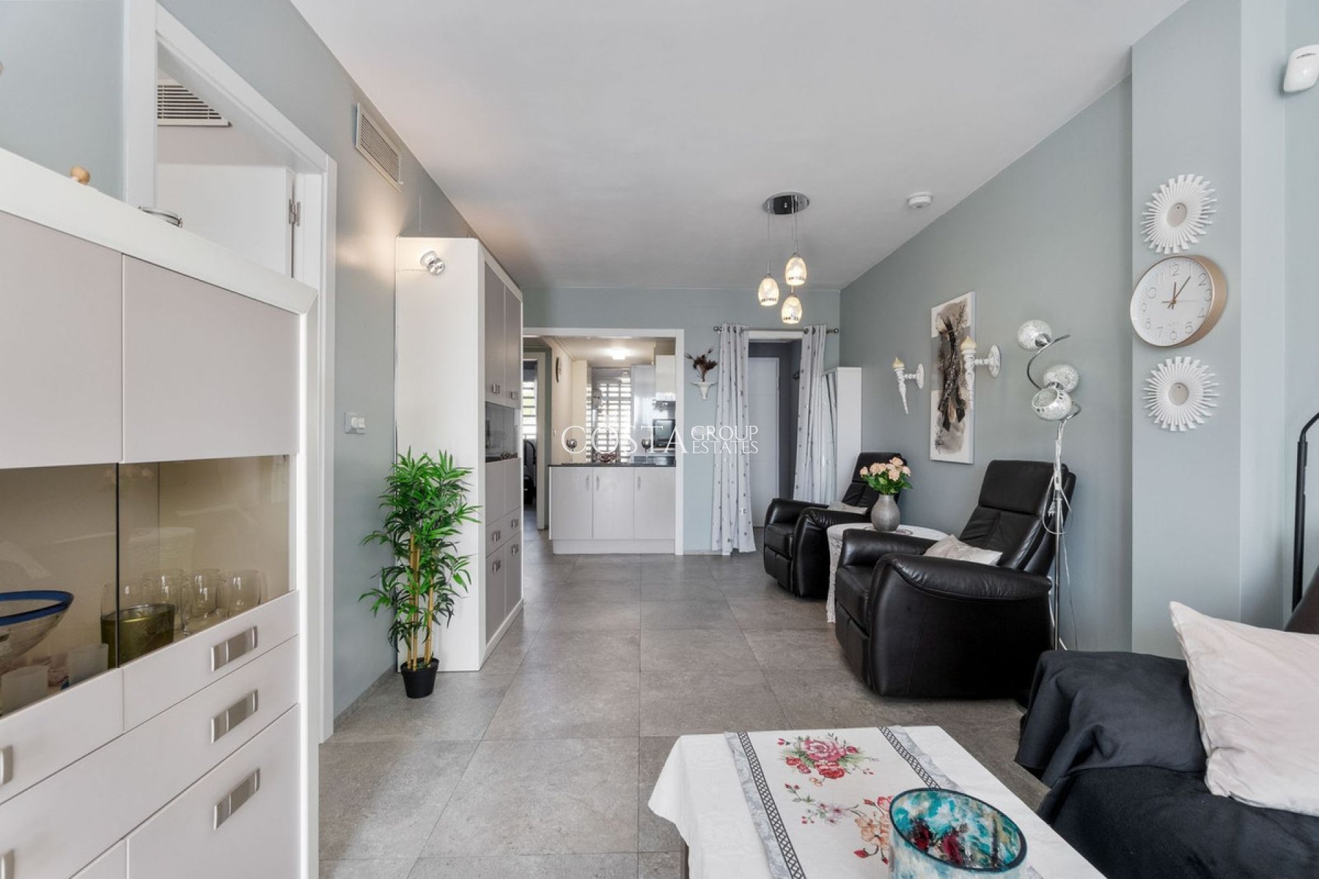 Resale - Apartments -
Torrevieja - Torrevieja Centro