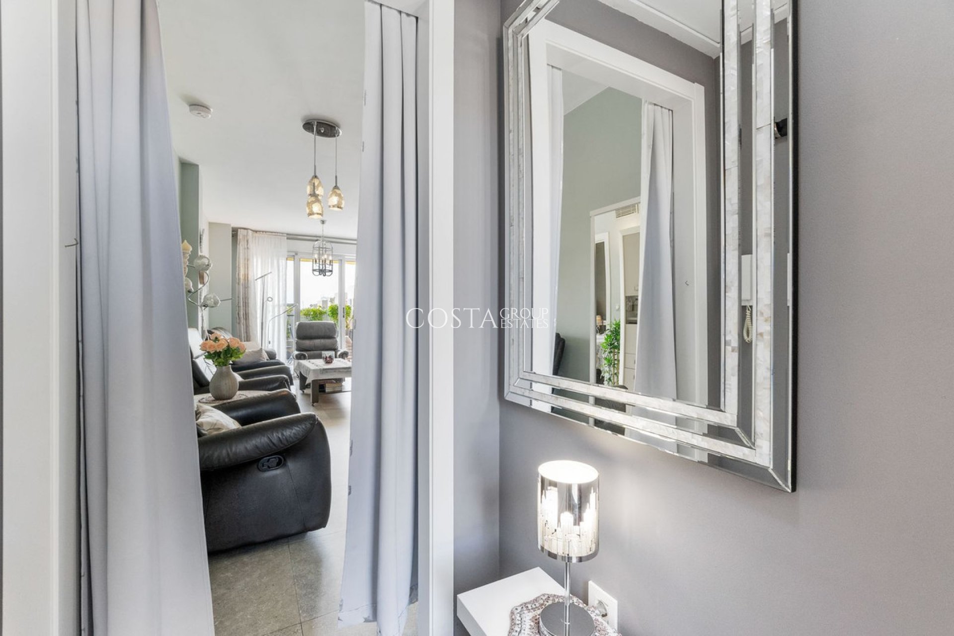 Resale - Apartments -
Torrevieja - Torrevieja Centro