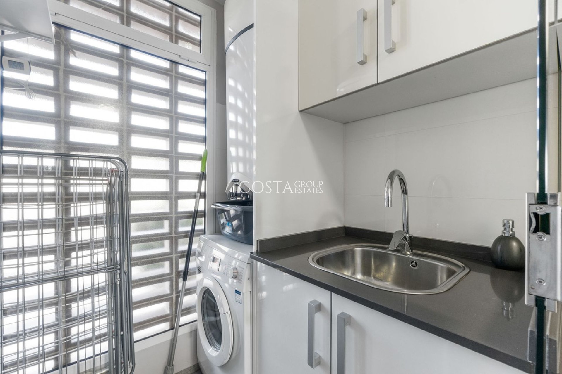 Resale - Apartments -
Torrevieja - Torrevieja Centro