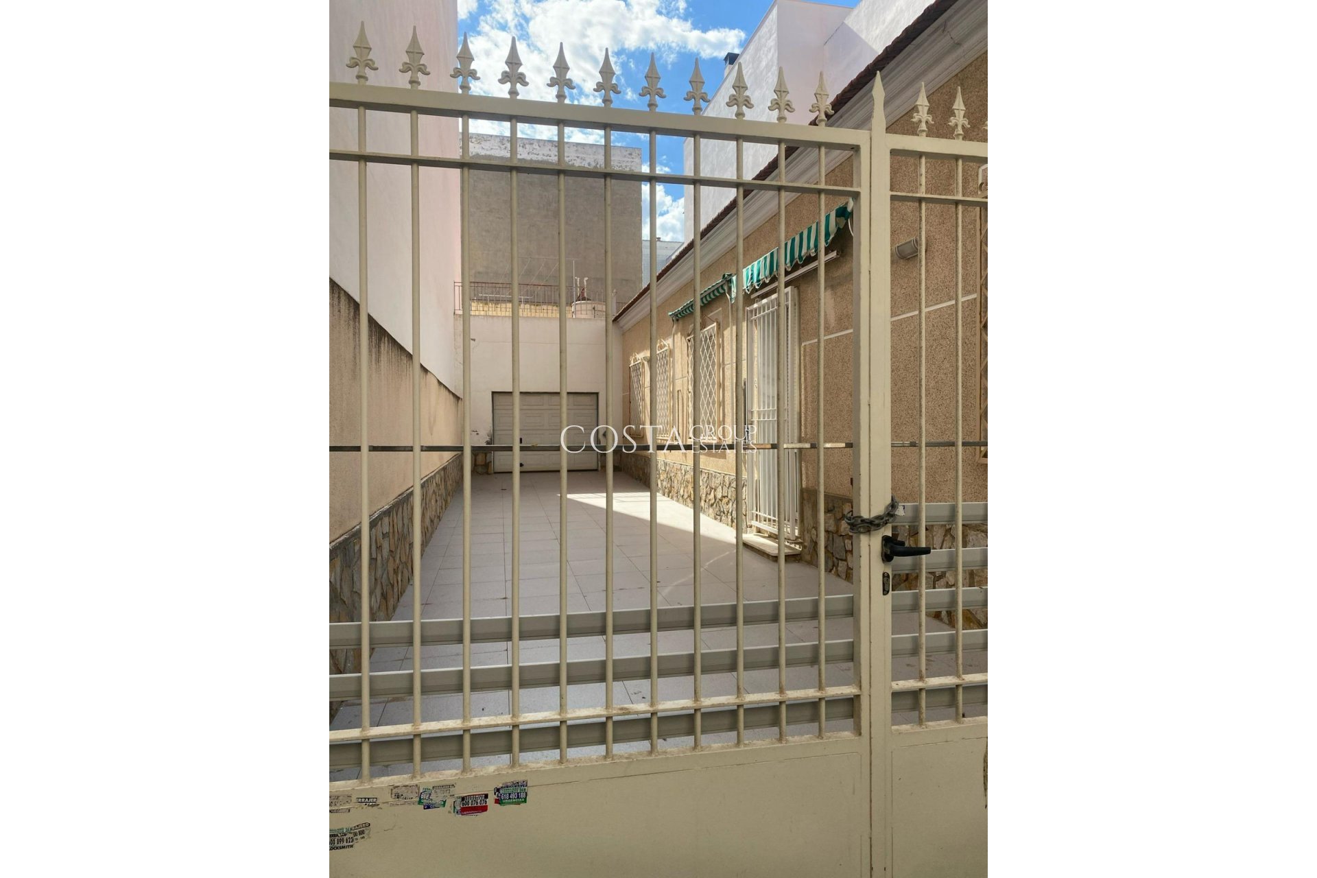 Resale - Apartments -
Torrevieja