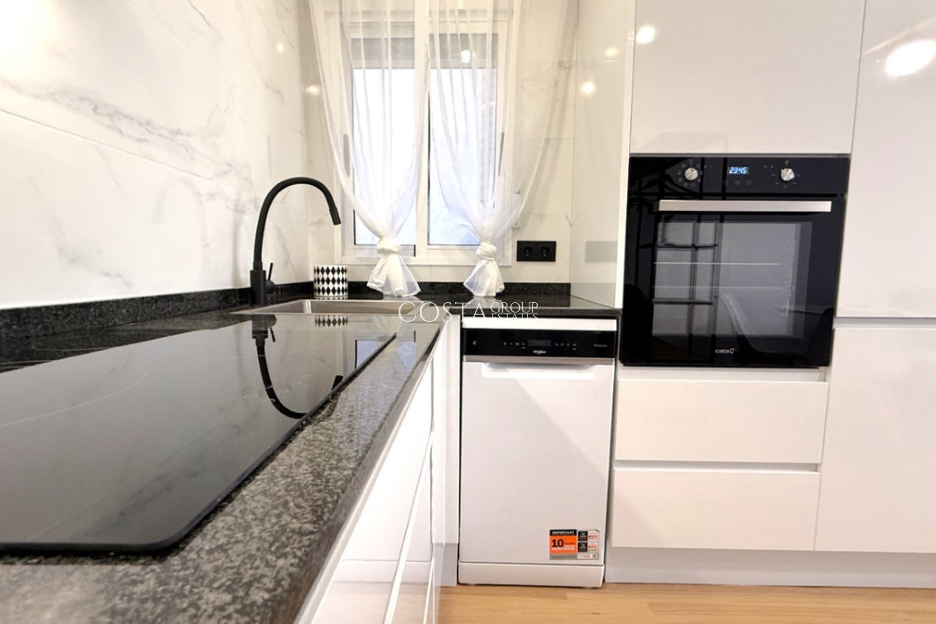 Resale - Apartments -
Torrevieja