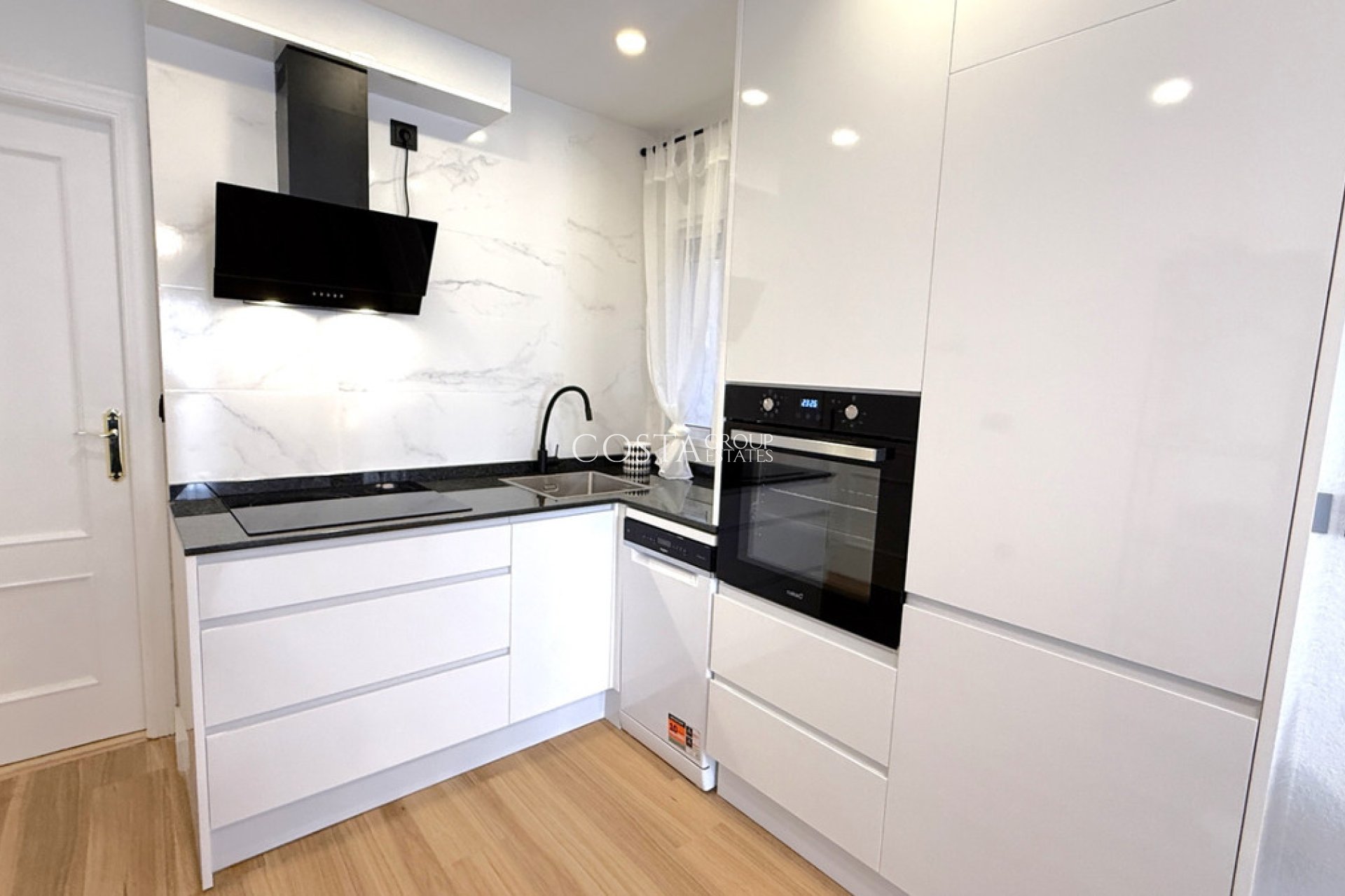 Resale - Apartments -
Torrevieja