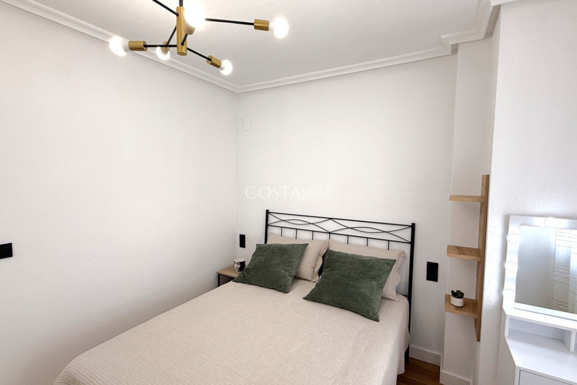 Resale - Apartments -
Torrevieja