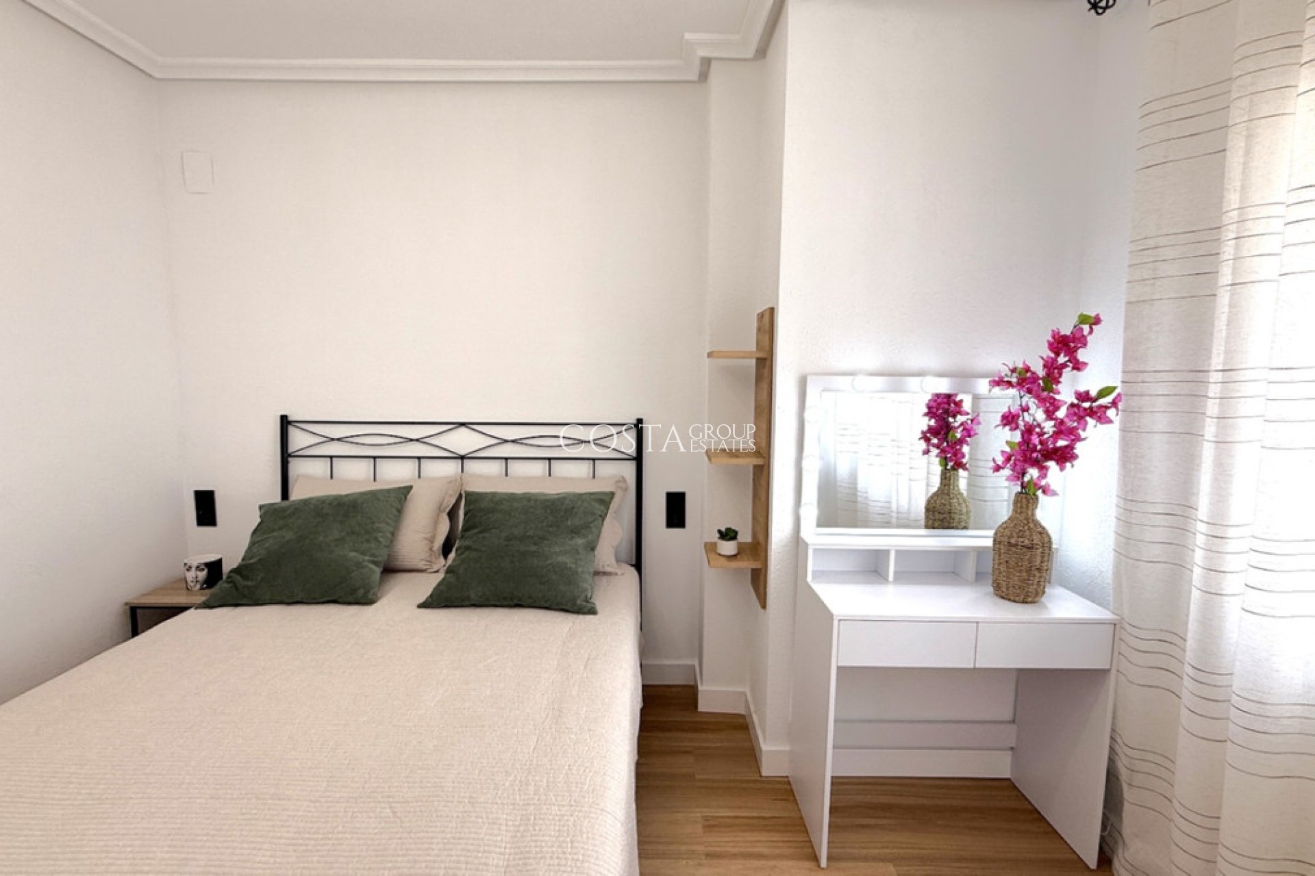 Resale - Apartments -
Torrevieja