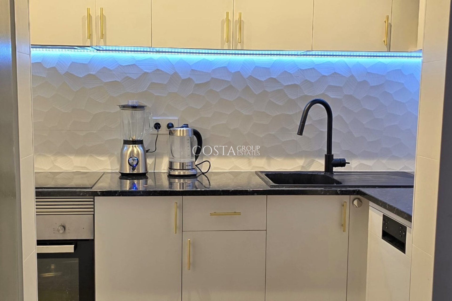 Resale - Apartments -
Torrevieja