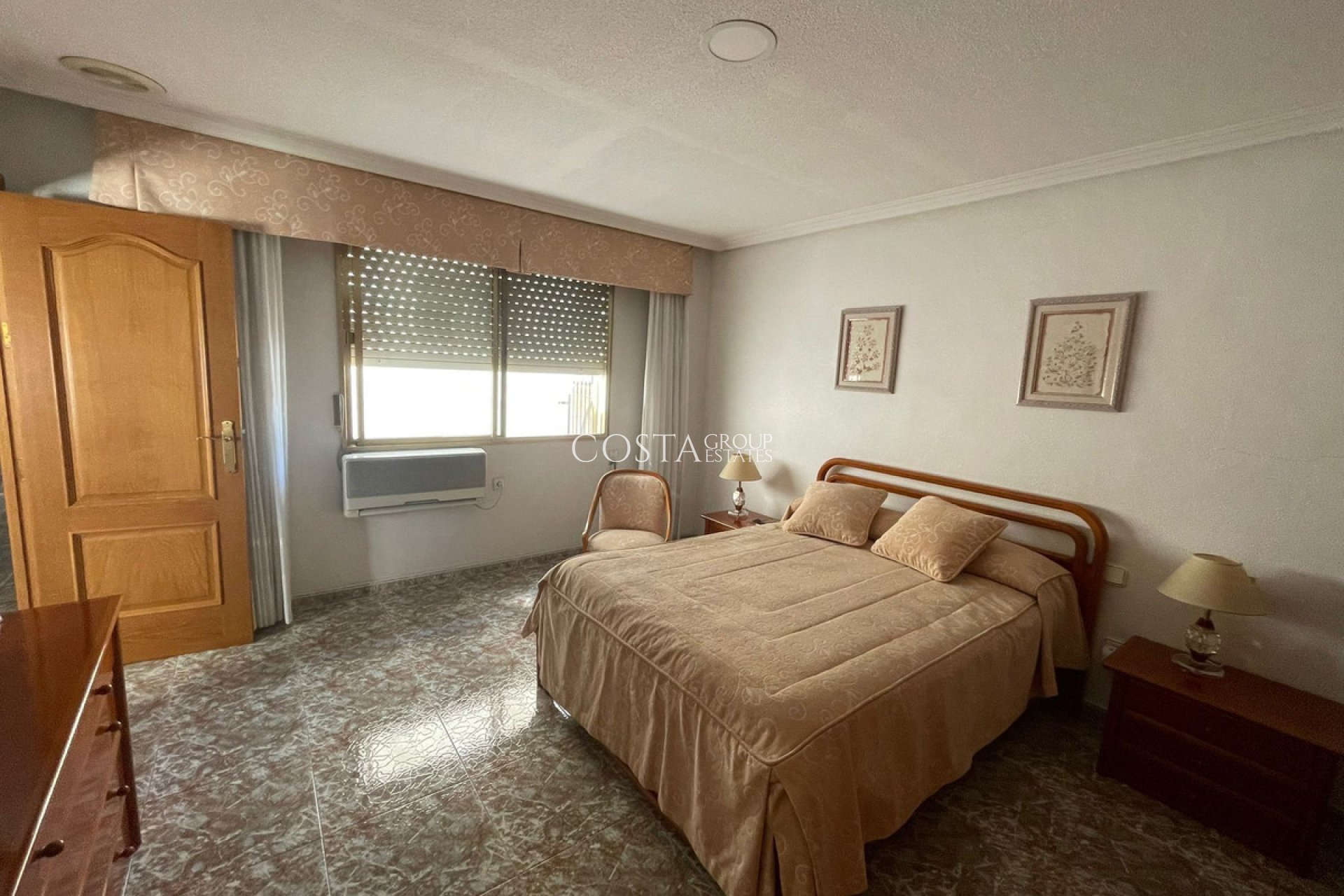 Resale - Apartments -
Torrevieja