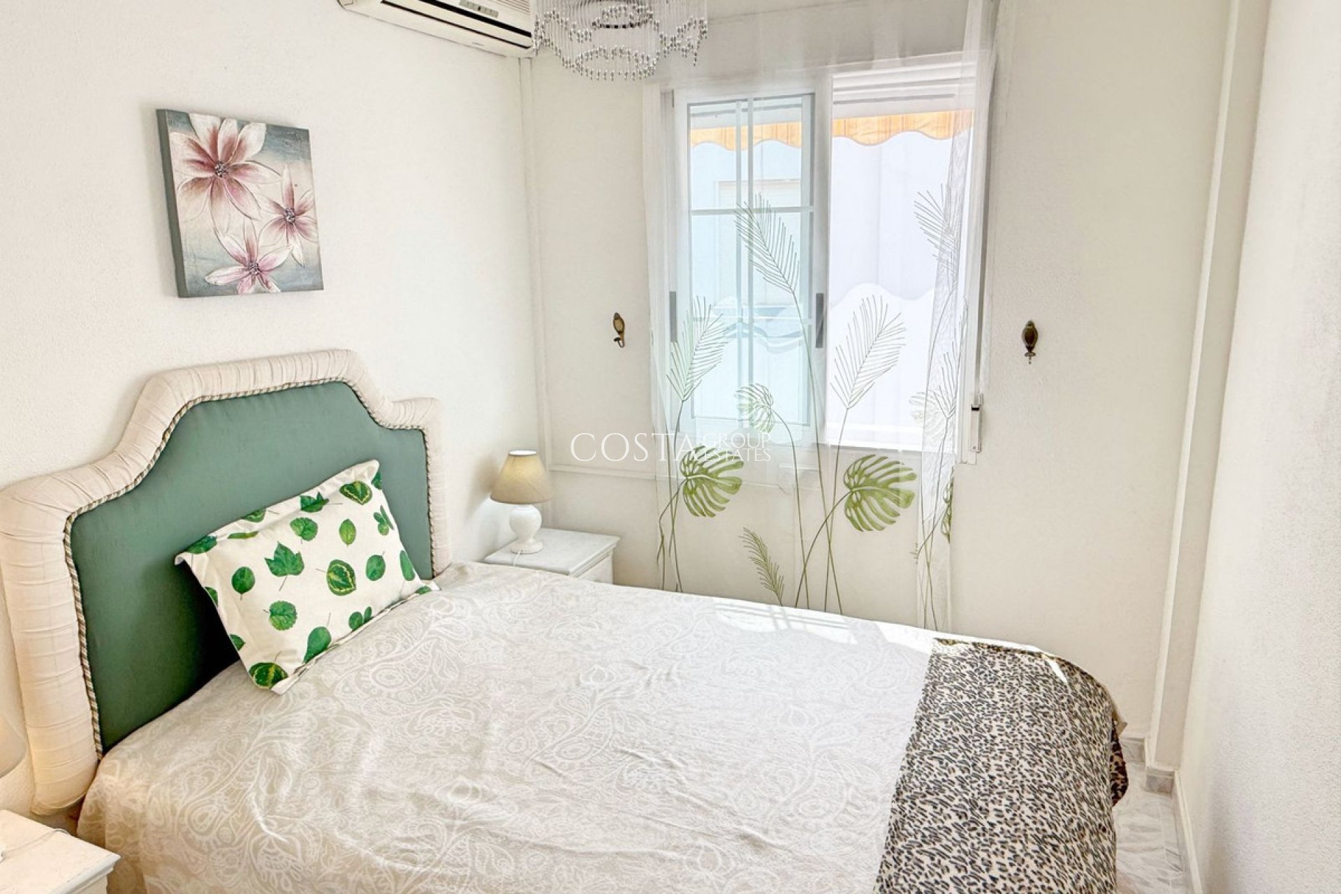 Resale - Apartments -
Torrevieja