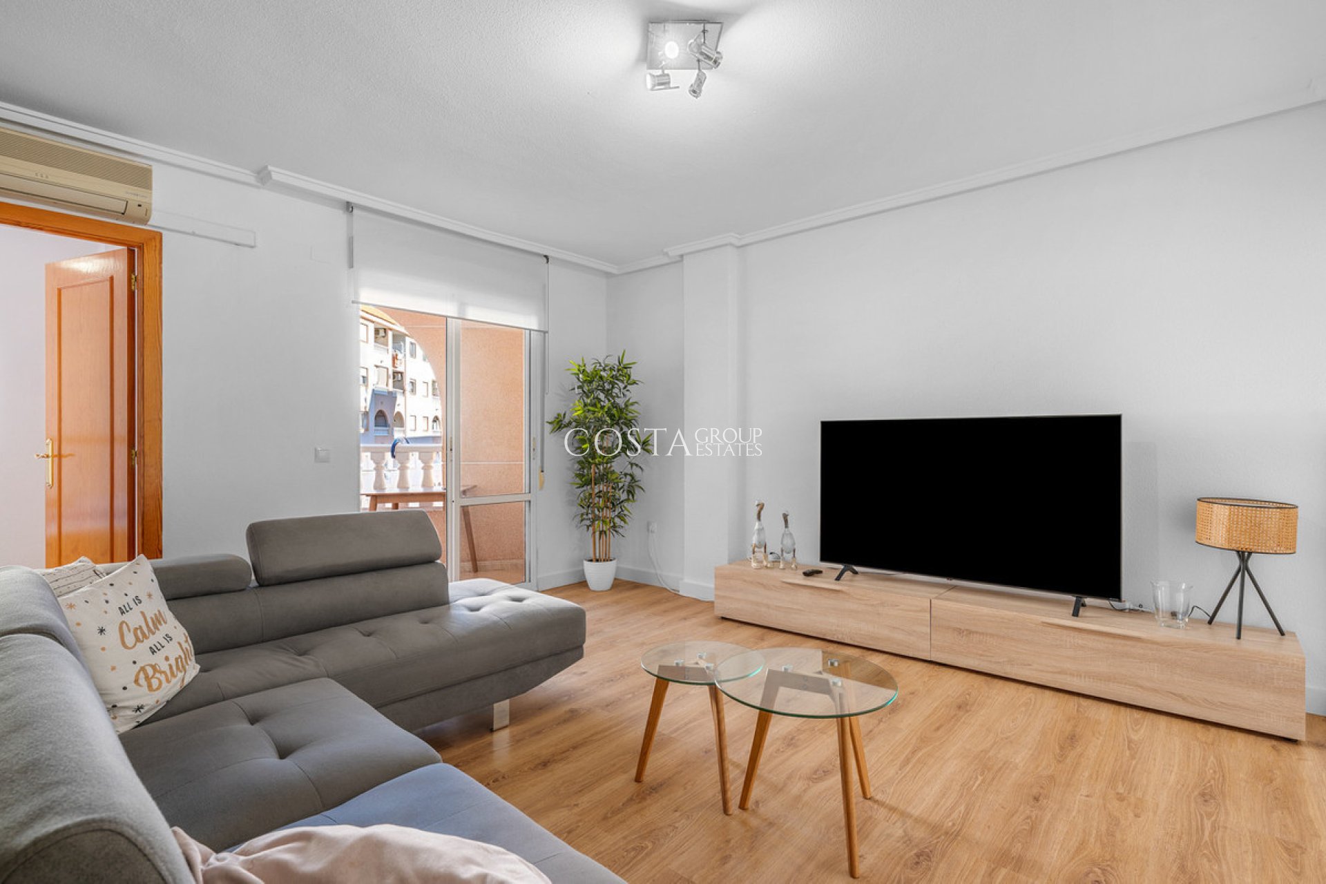 Resale - Apartments -
Torrevieja