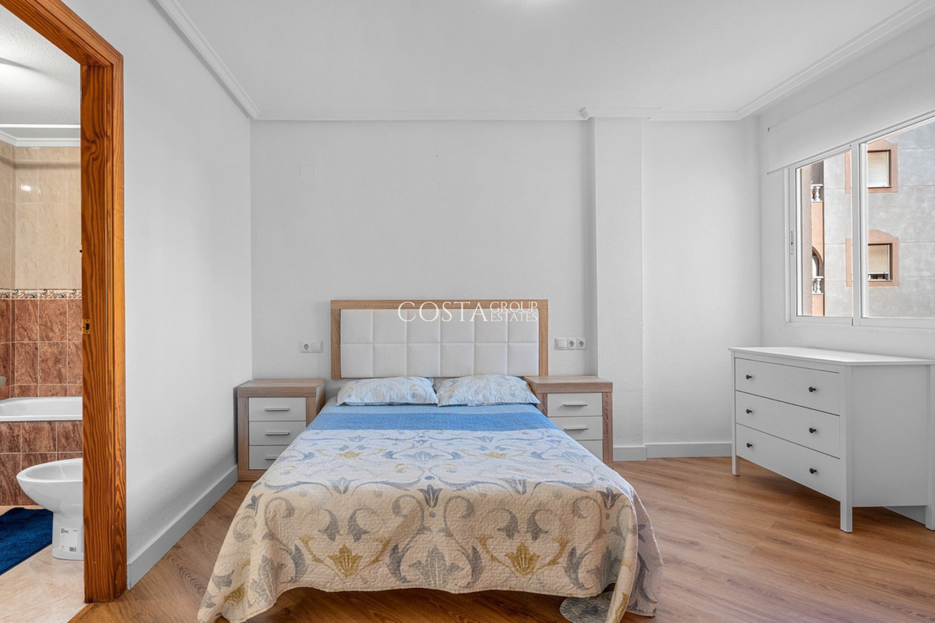 Resale - Apartments -
Torrevieja