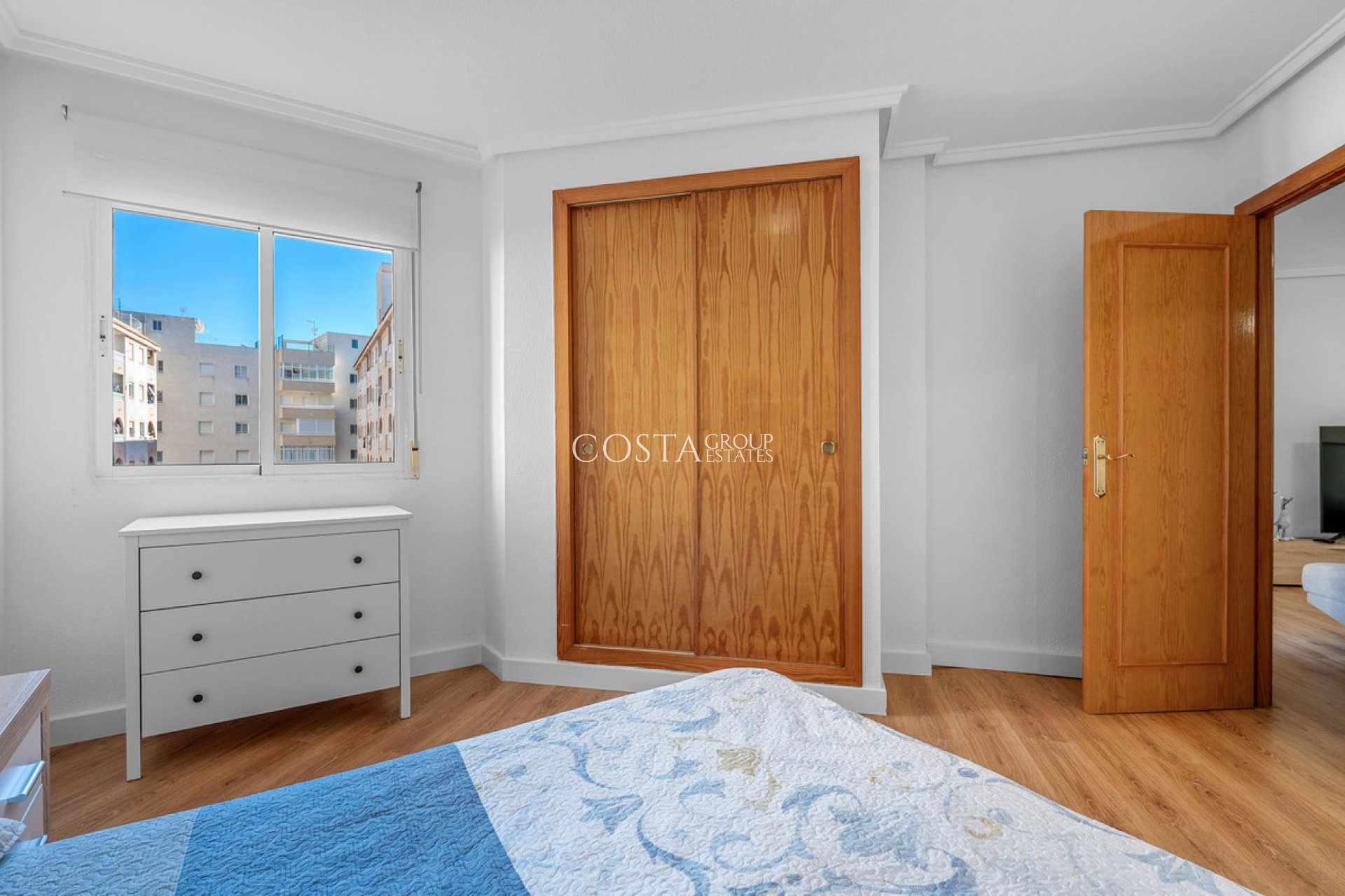 Resale - Apartments -
Torrevieja