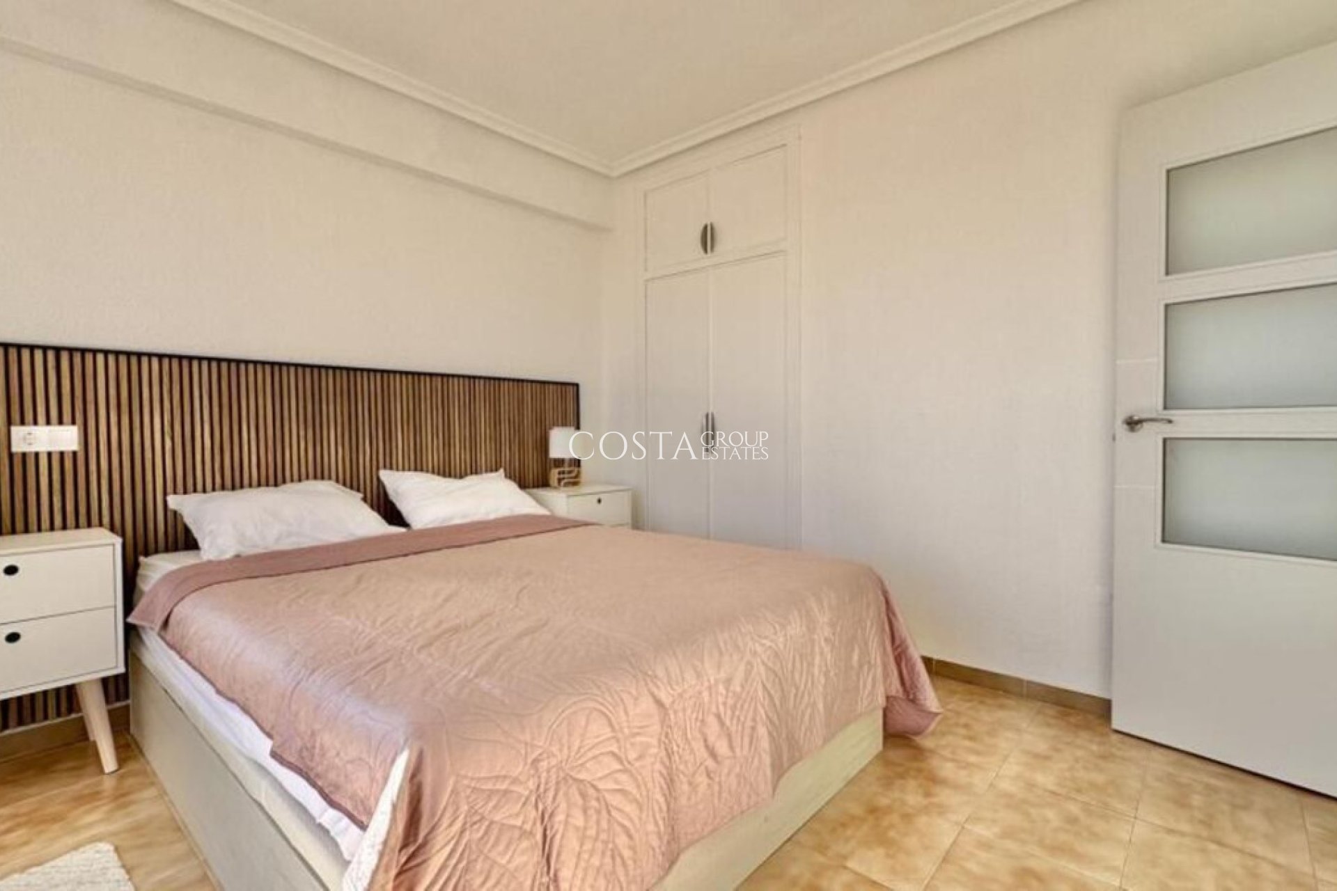 Resale - Apartments -
Torrevieja