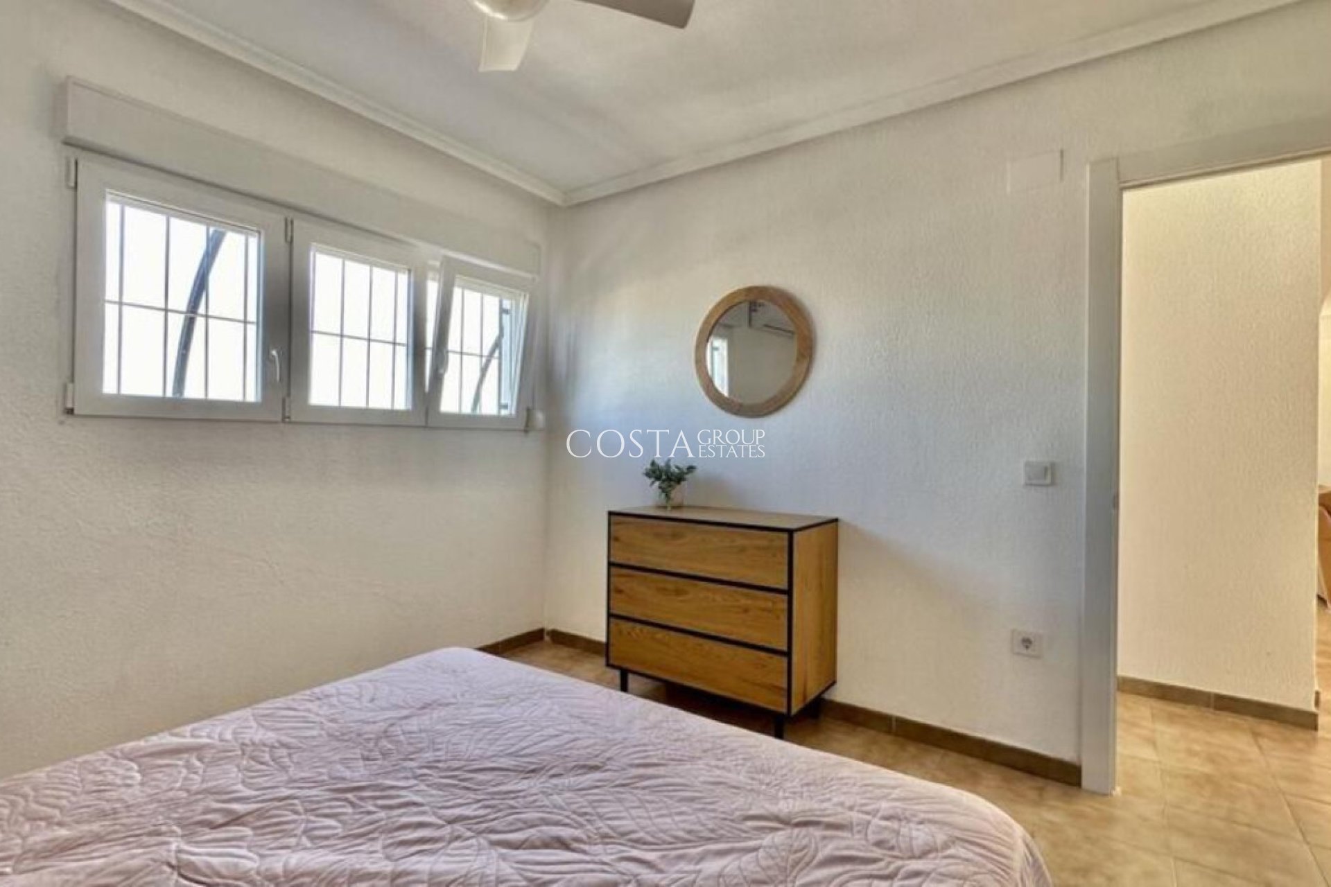 Resale - Apartments -
Torrevieja