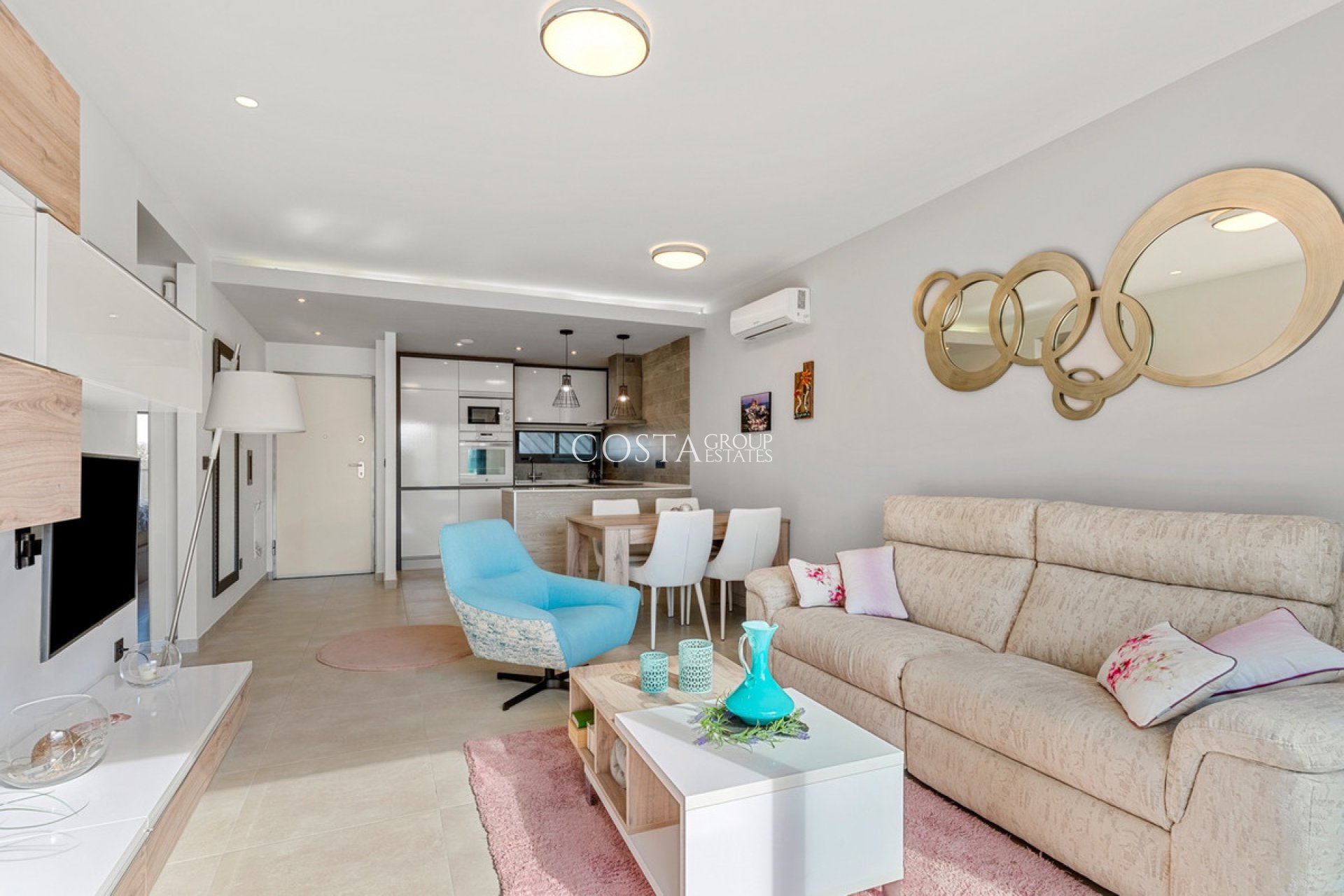 Resale - Apartments -
Urbanización El Raso