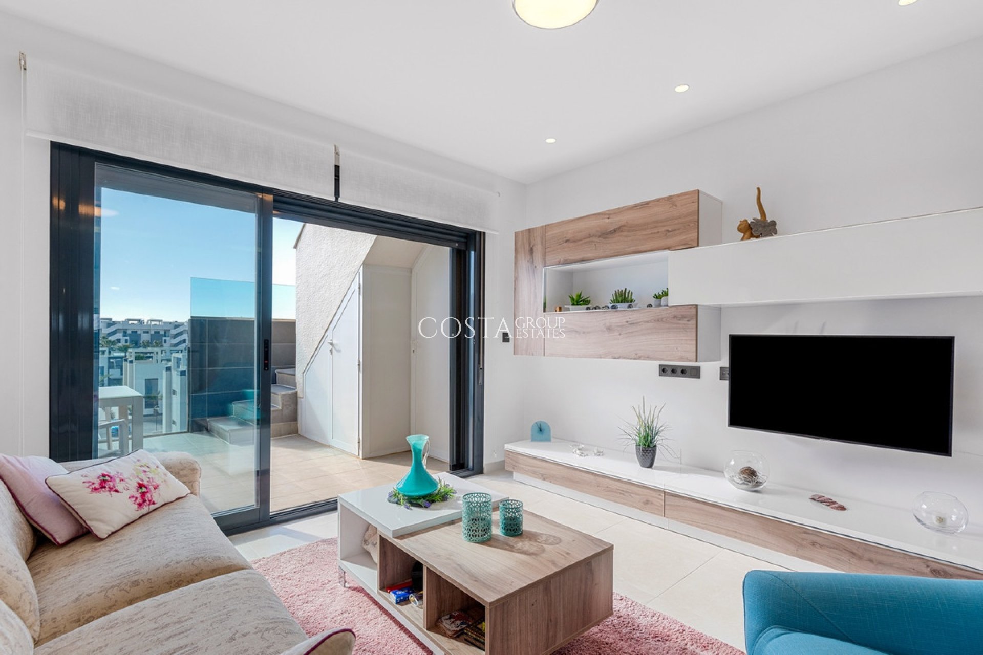 Resale - Apartments -
Urbanización El Raso