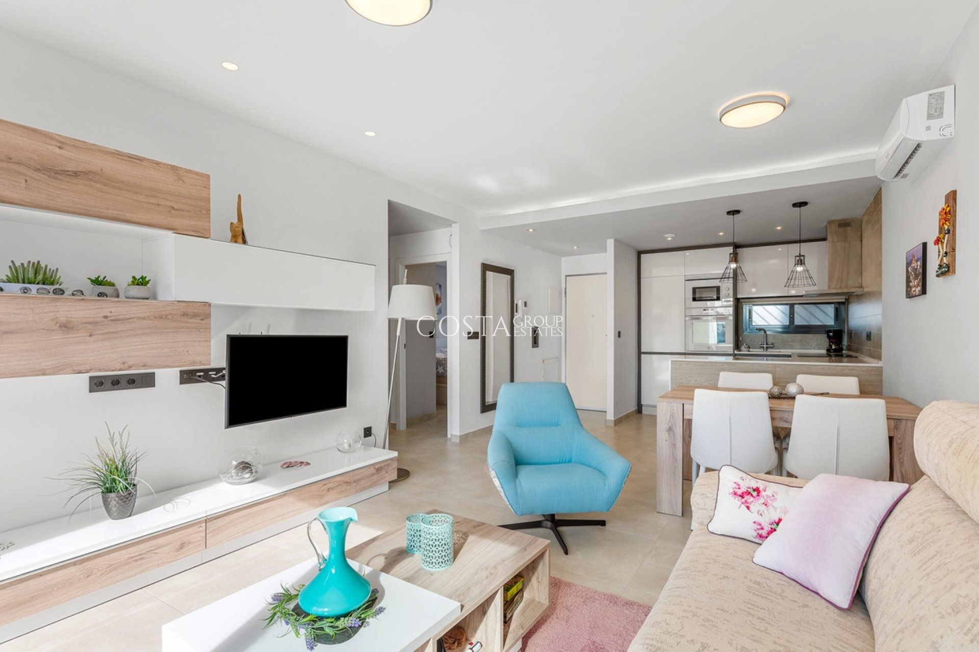 Resale - Apartments -
Urbanización El Raso