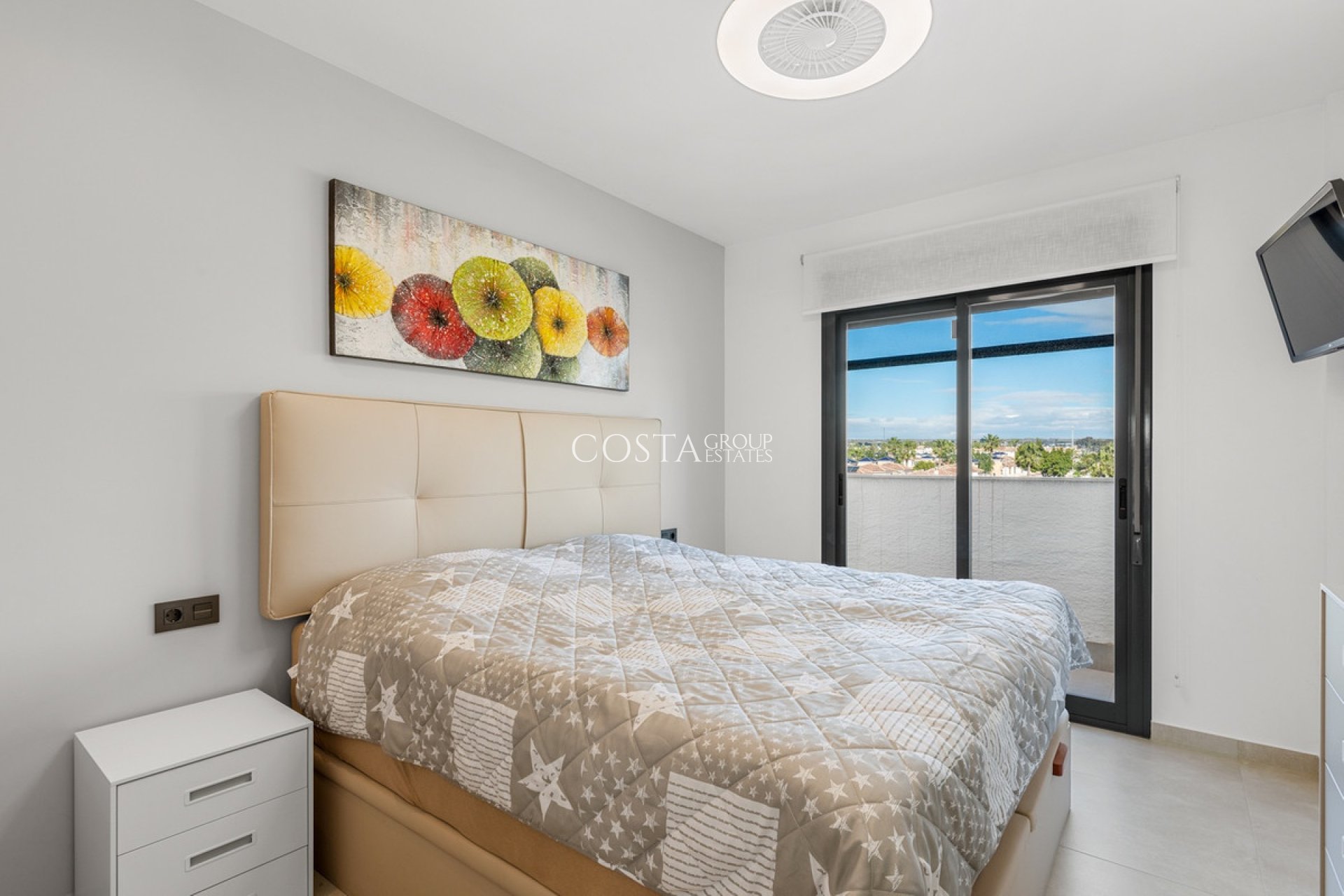 Resale - Apartments -
Urbanización El Raso