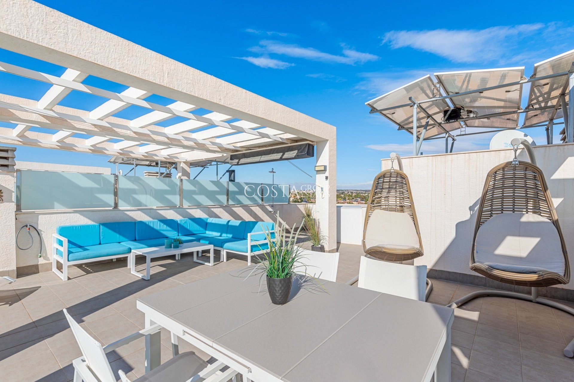 Resale - Apartments -
Urbanización El Raso