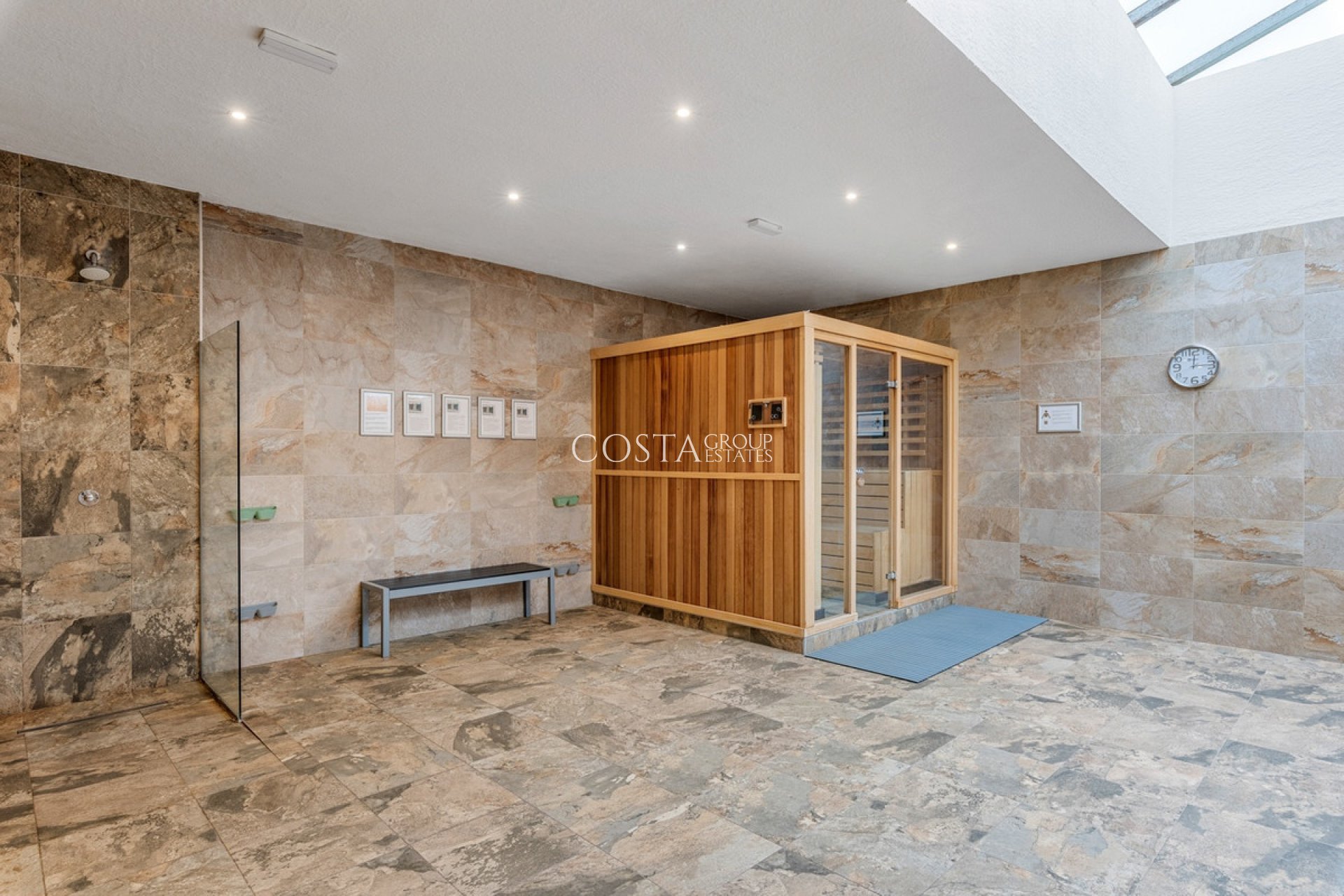 Resale - Apartments -
Urbanización El Raso