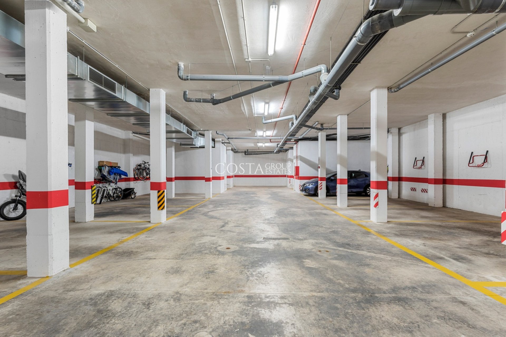 Resale - Apartments -
Urbanización El Raso