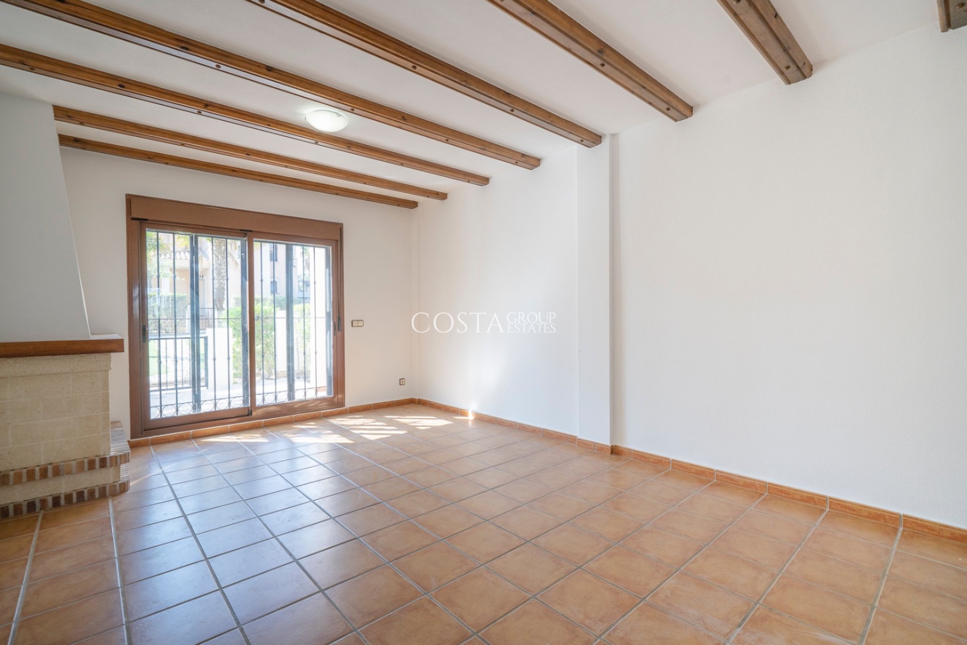 Resale - House -
Algorfa