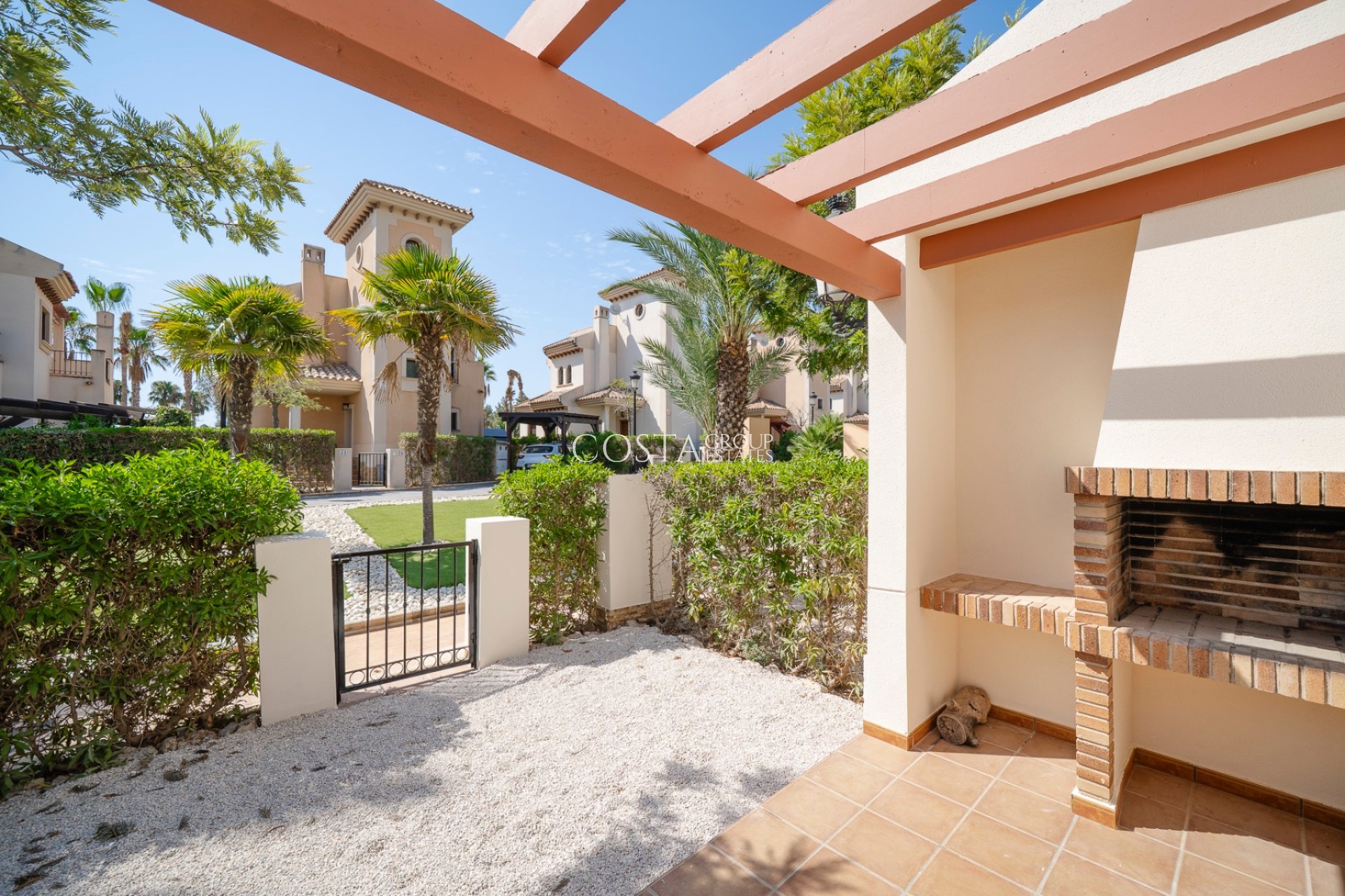 Resale - House -
Algorfa