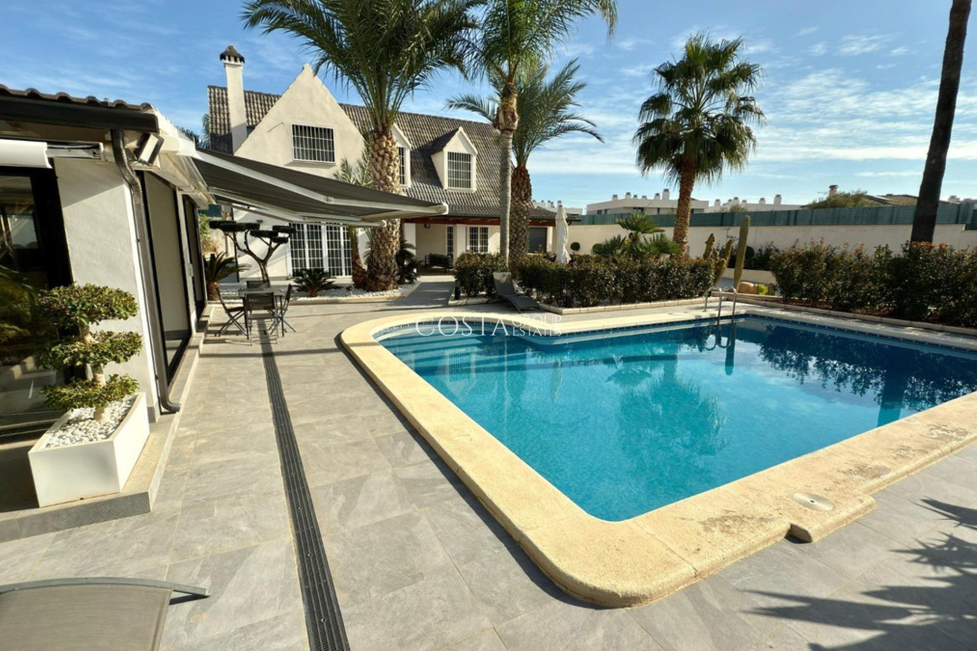 Resale - House -
Alicante - Alicante Centro