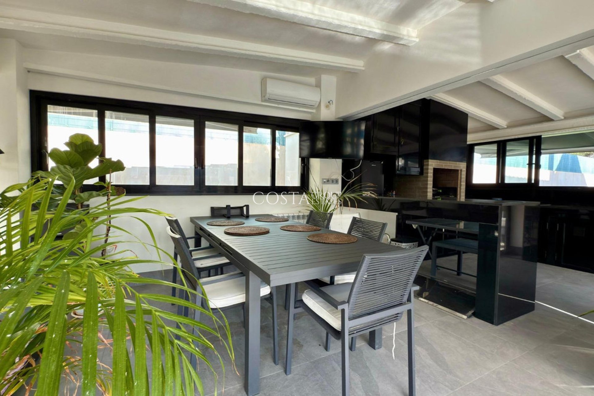 Resale - House -
Alicante - Alicante Centro