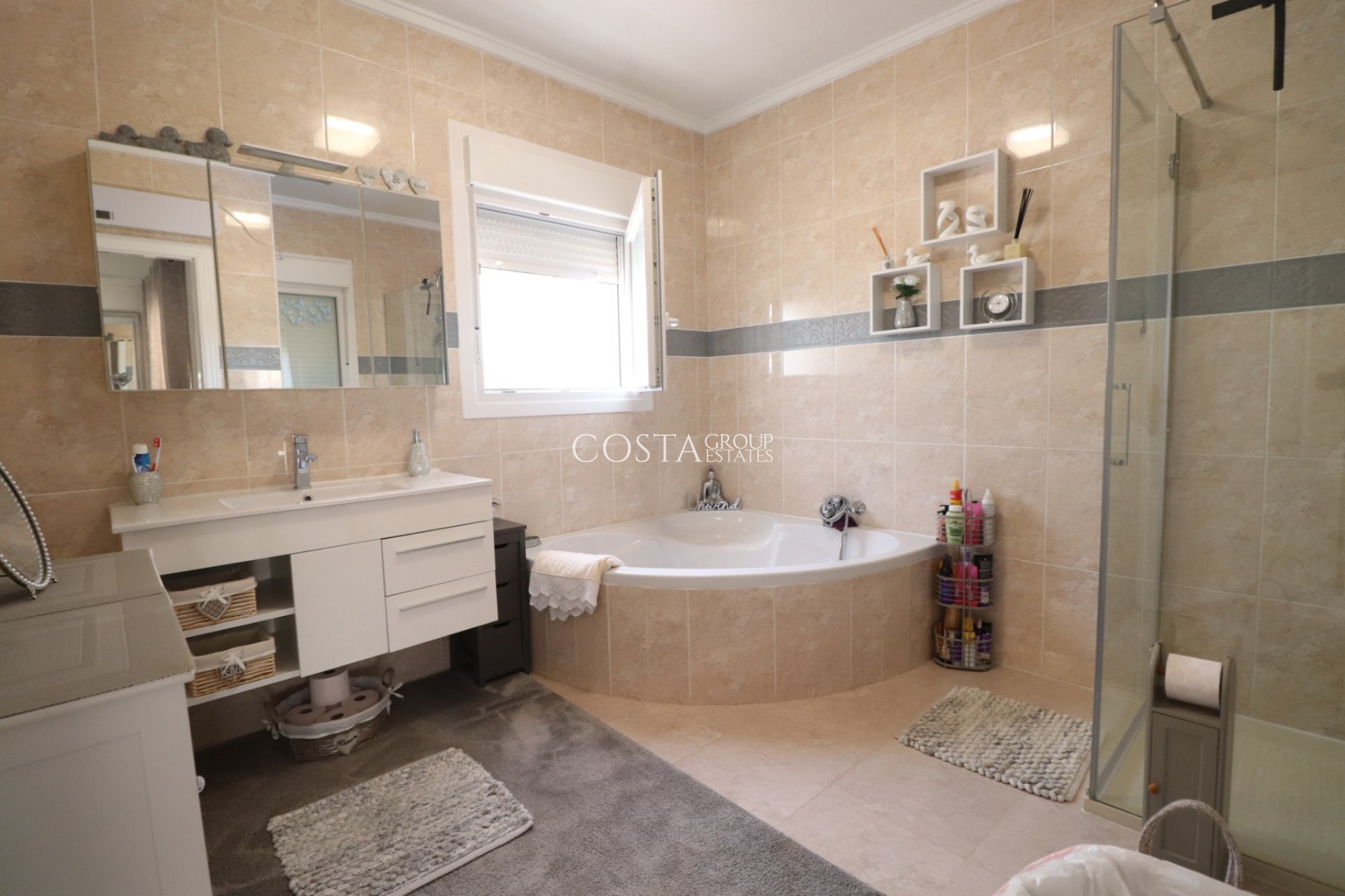 Resale - House -
Benijofar - Monte Azul