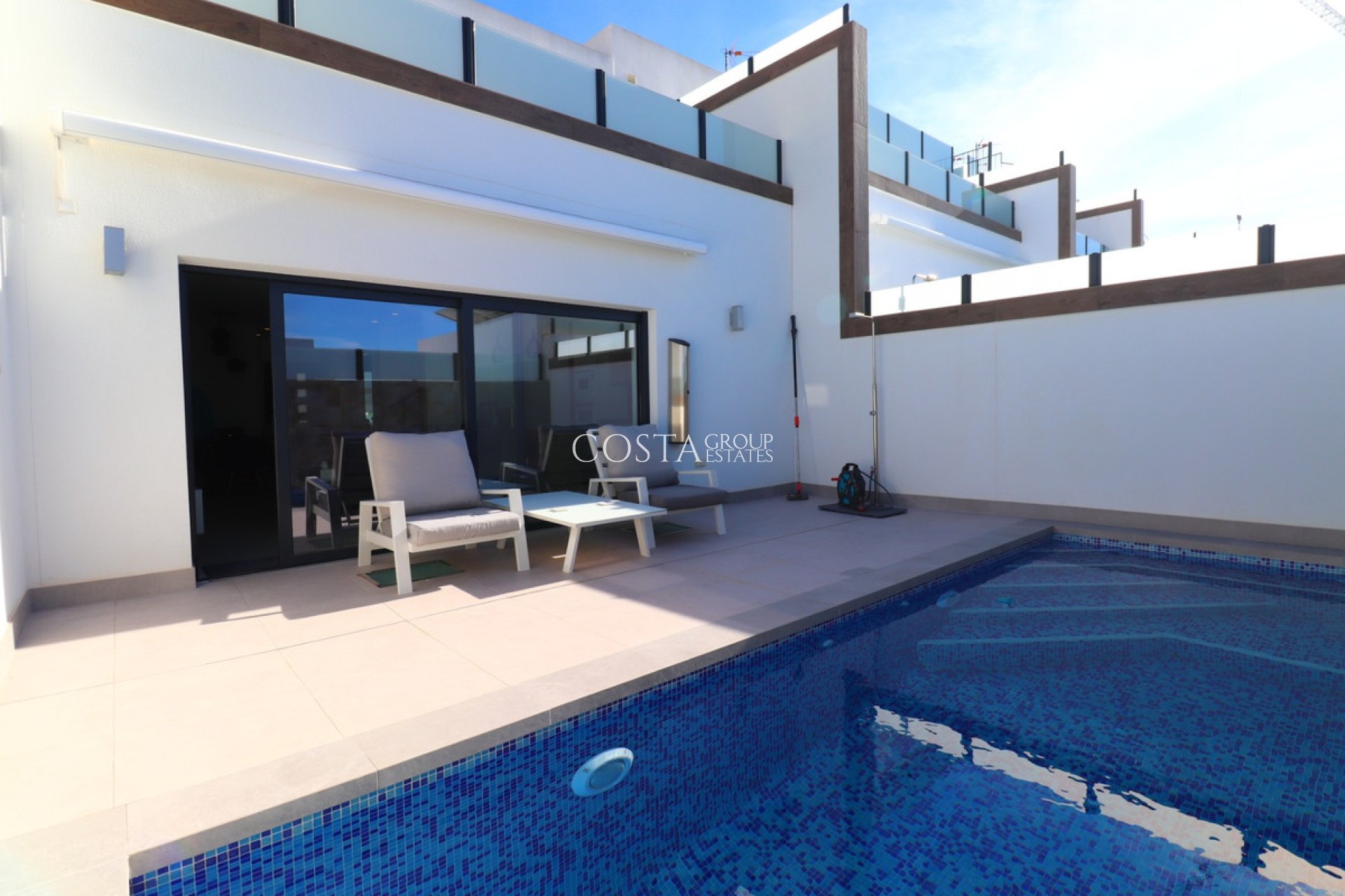 Resale - House -
Benijofar