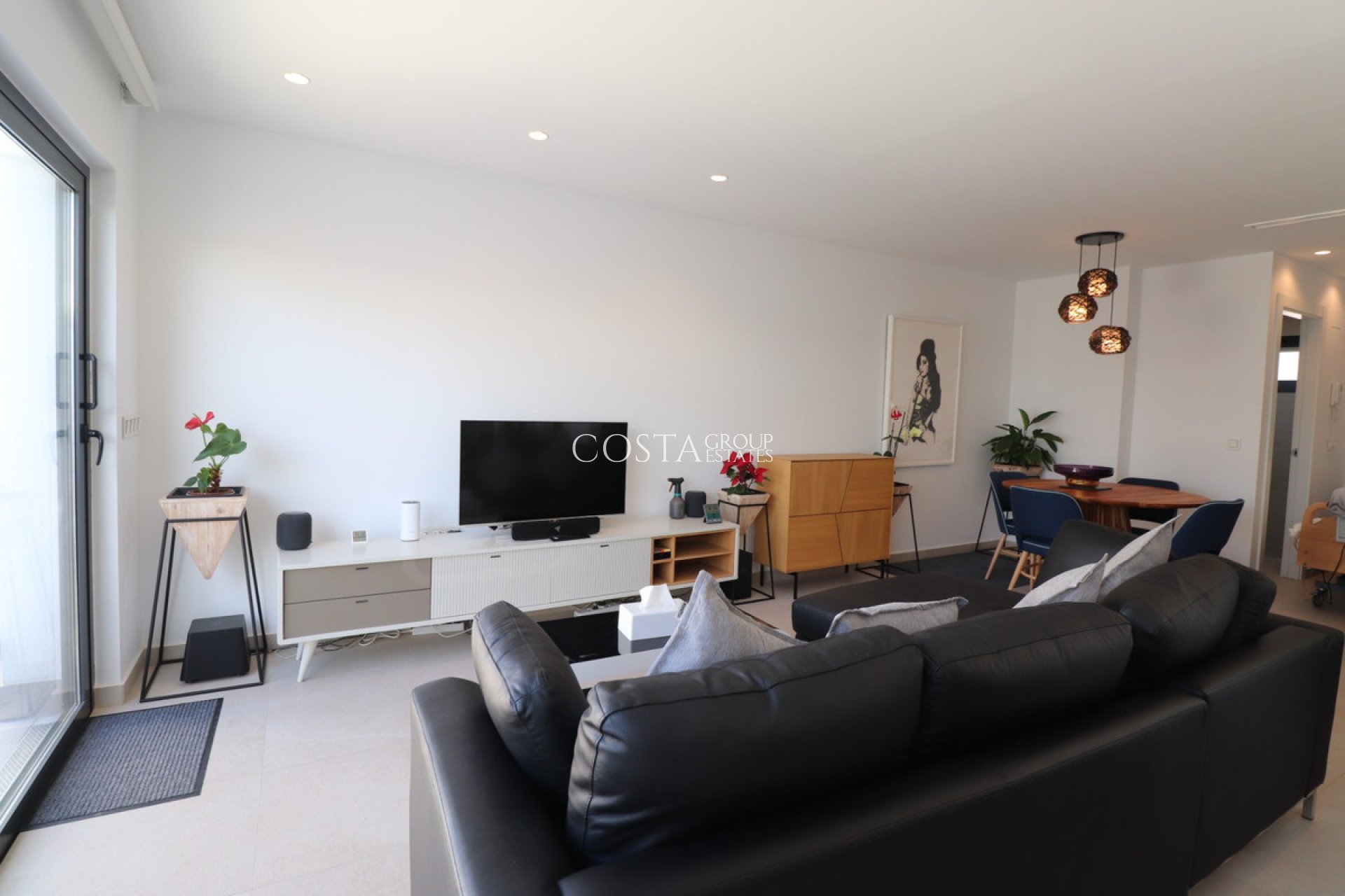 Resale - House -
Benijofar