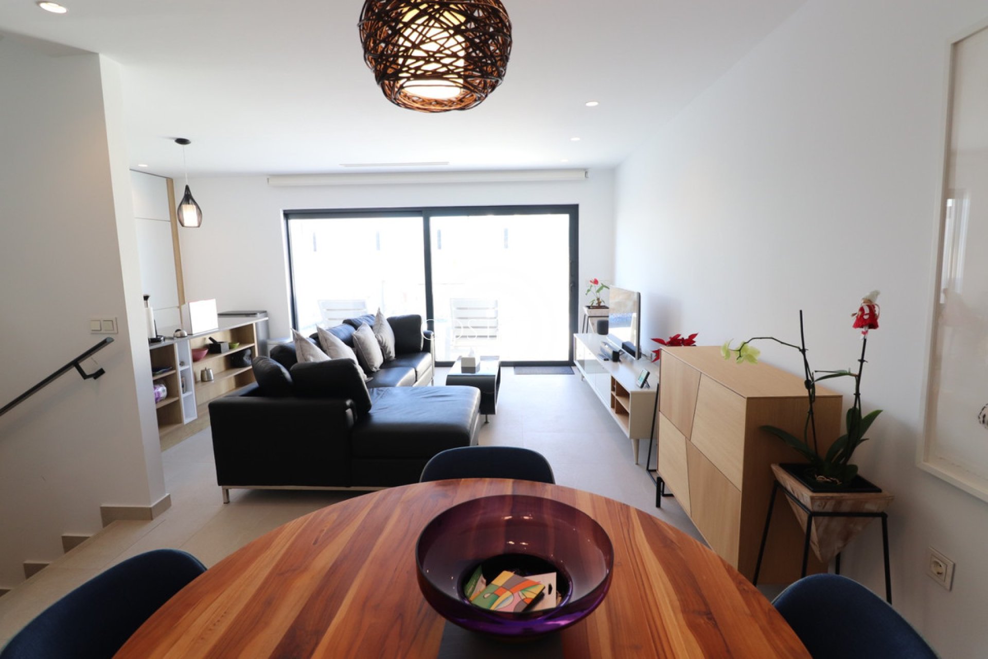 Resale - House -
Benijofar