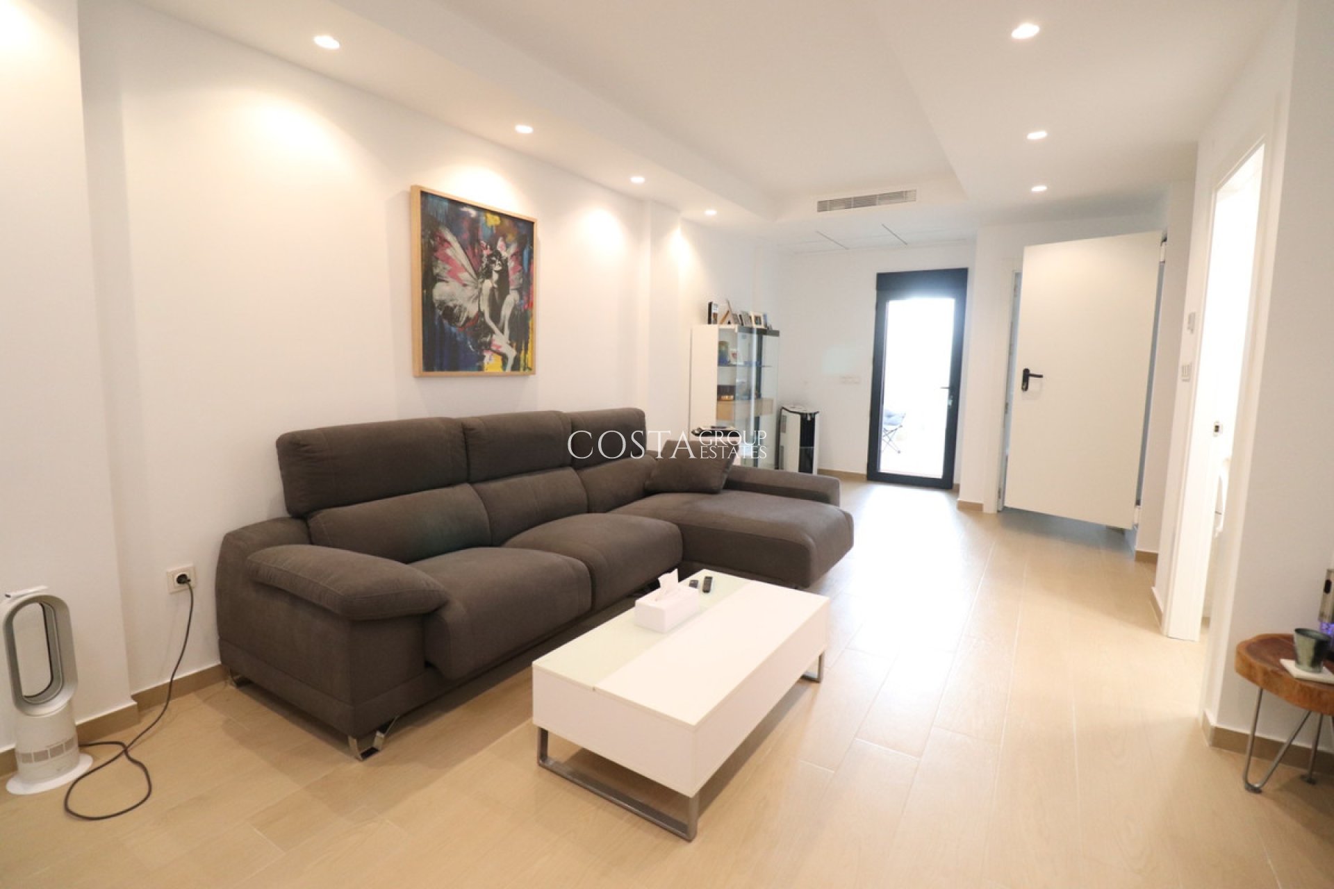 Resale - House -
Benijofar