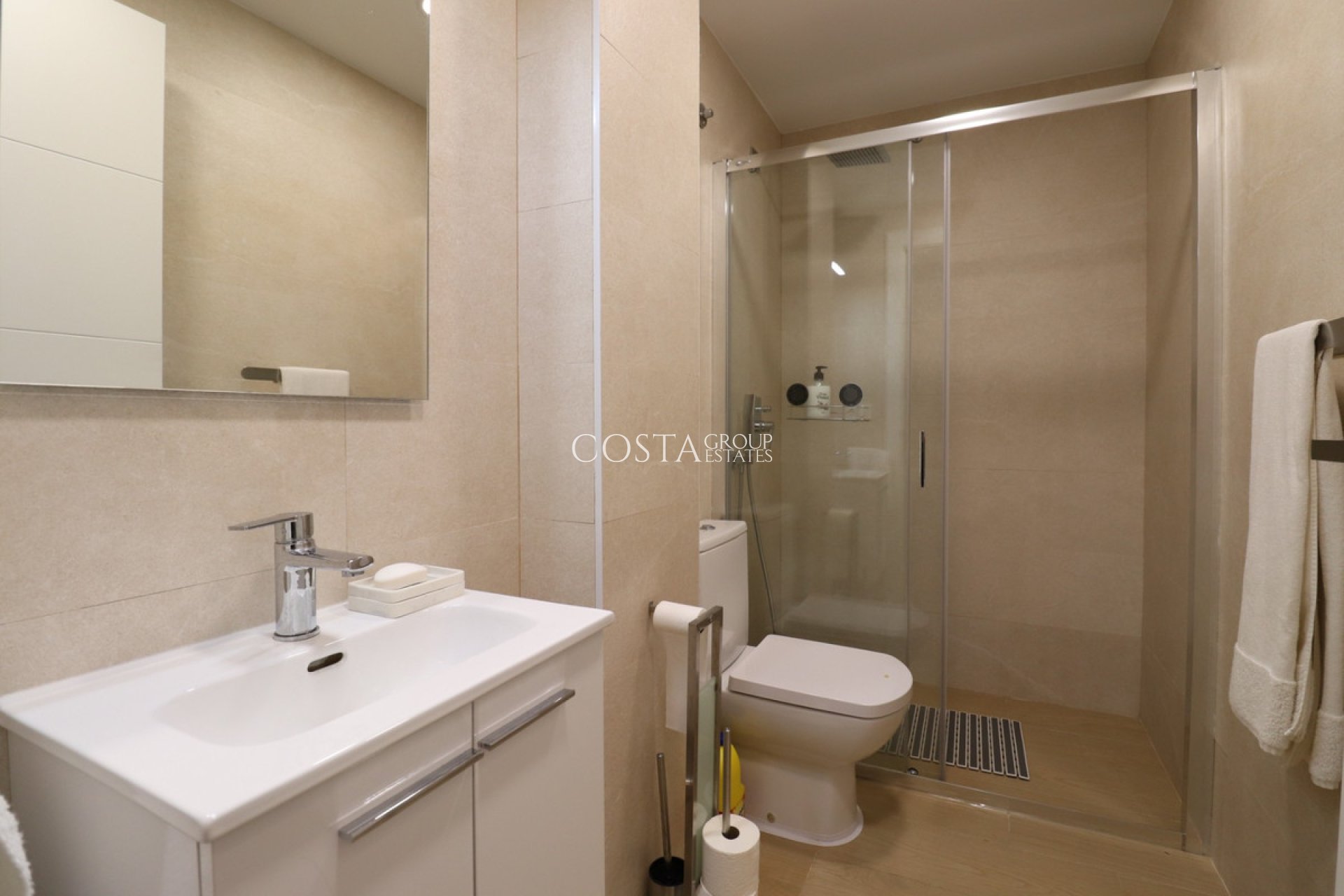 Resale - House -
Benijofar