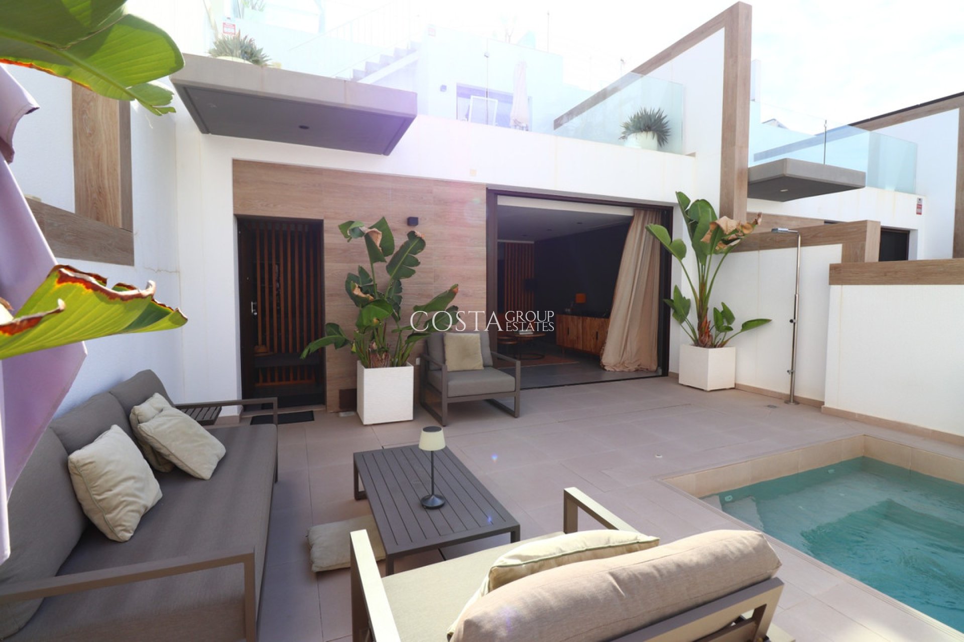 Resale - House -
Benijofar