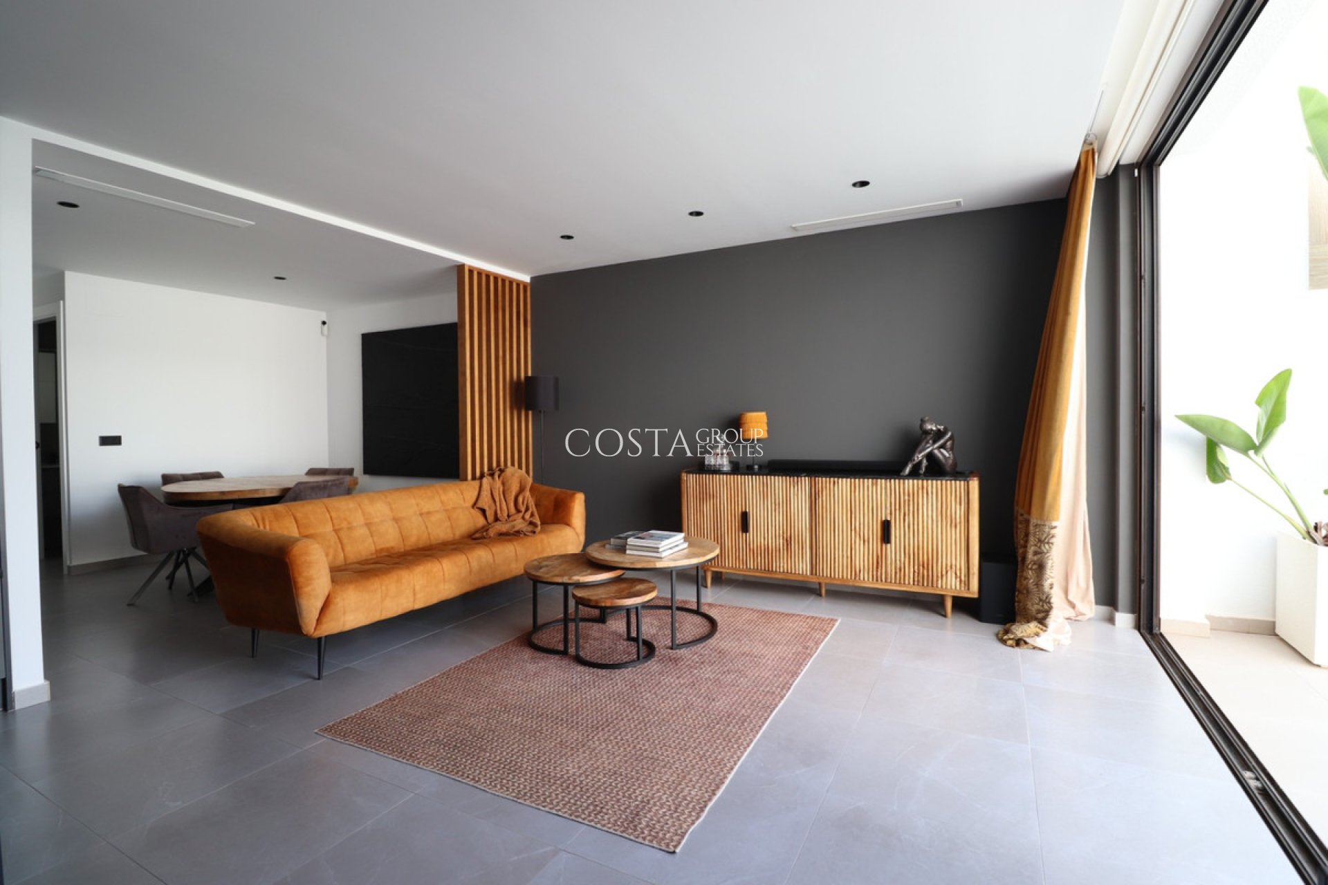 Resale - House -
Benijofar