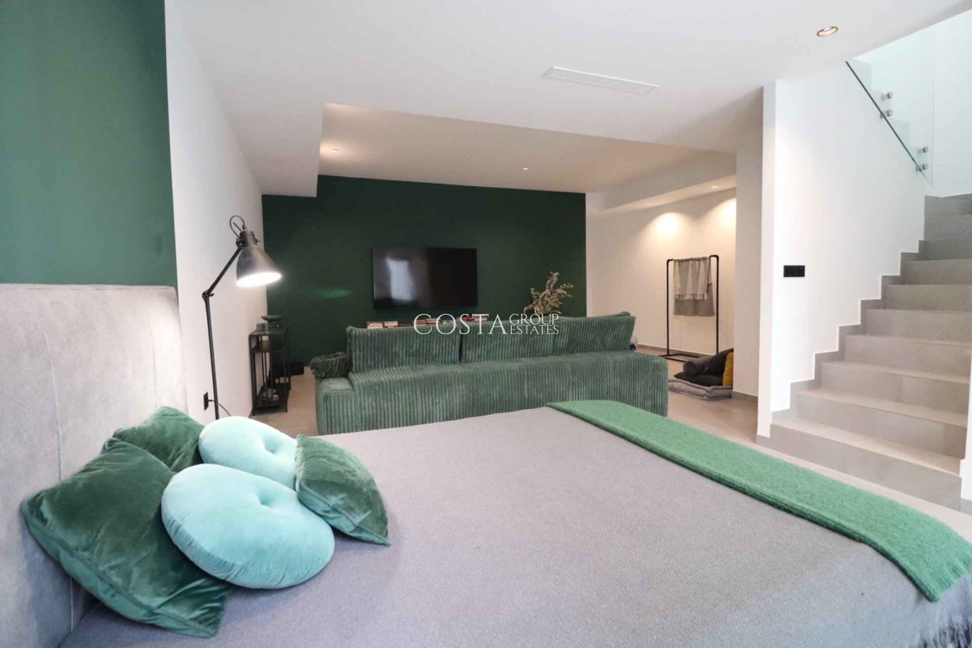 Resale - House -
Benijofar