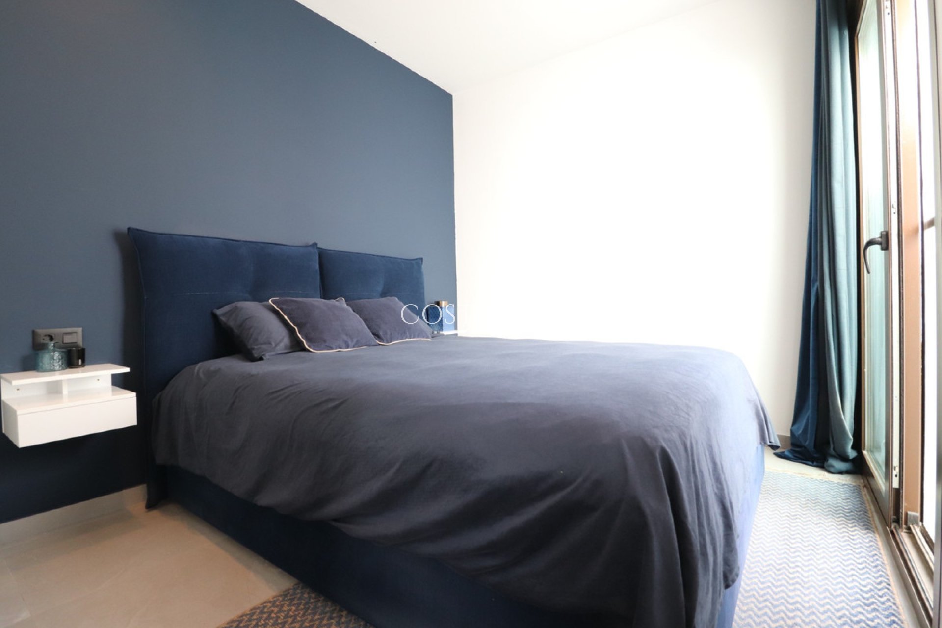 Resale - House -
Benijofar