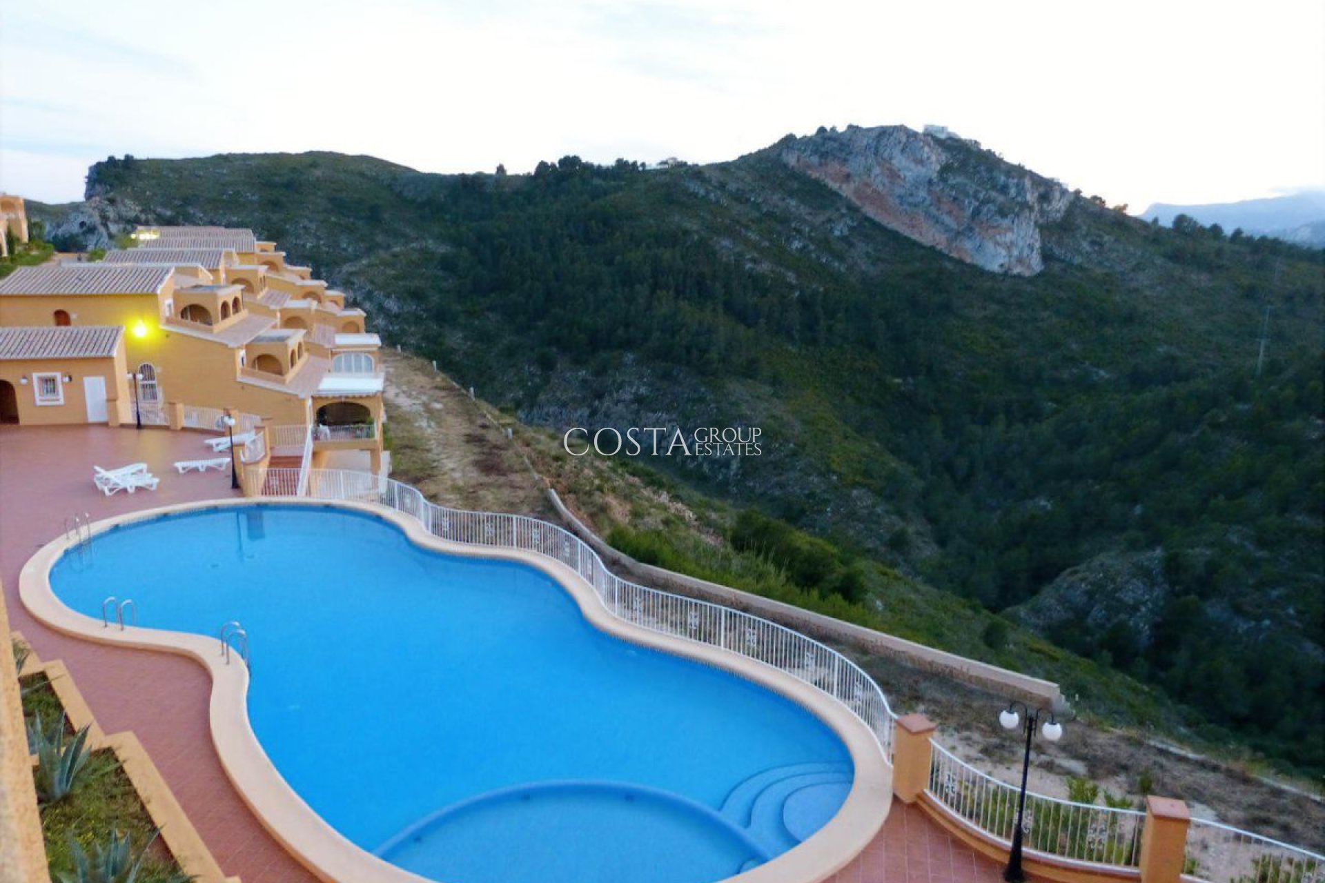 Resale - House -
Benitachell - Benitachell Centro