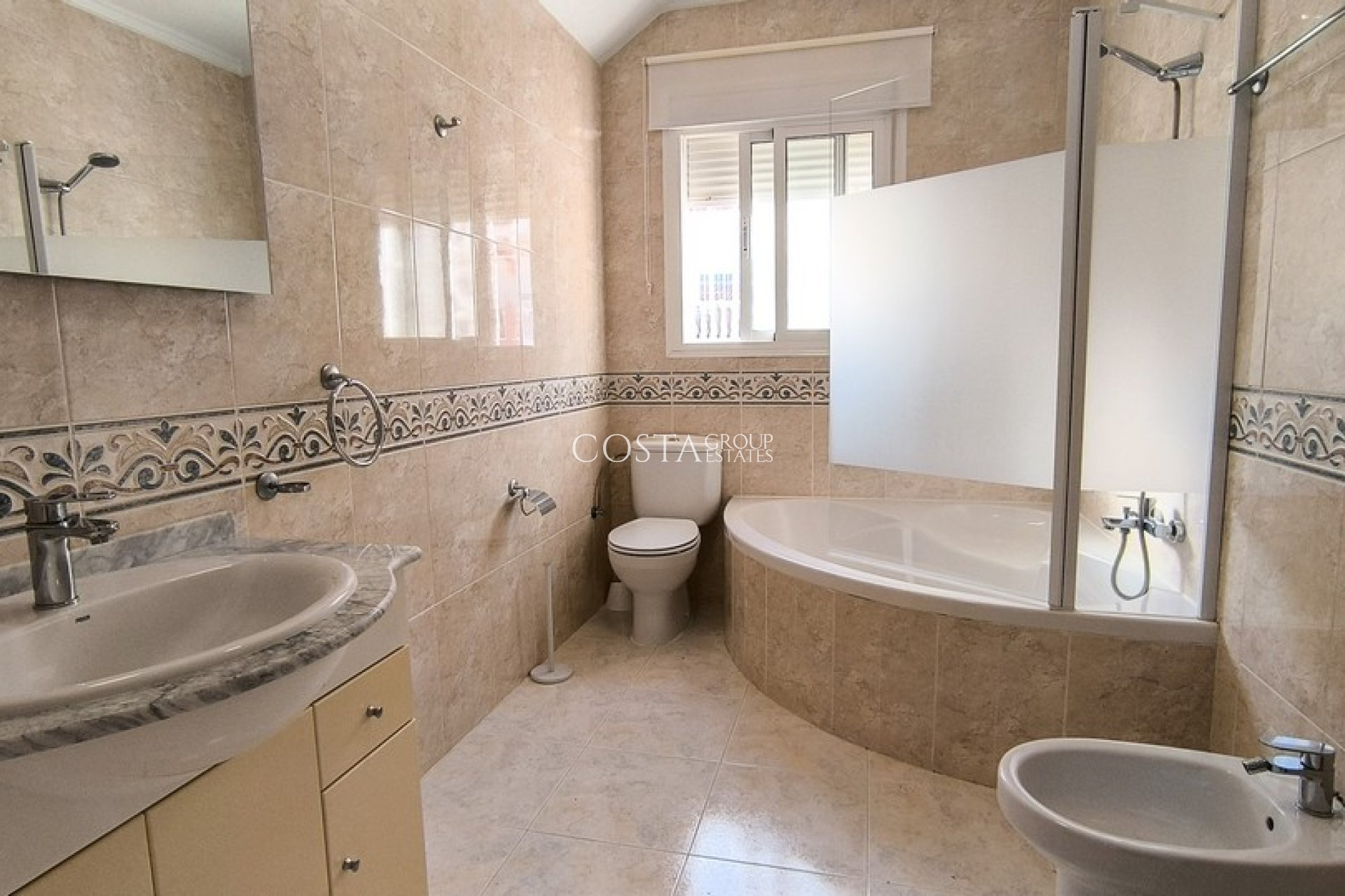 Resale - House -
Ciudad Quesada - La Fiesta