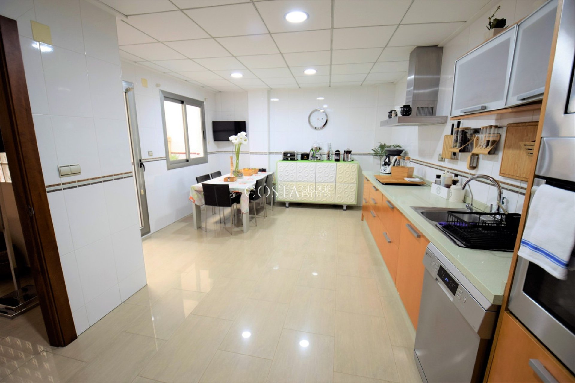 Resale - House -
Guardamar del Segura - Guardamar del Segura Centro