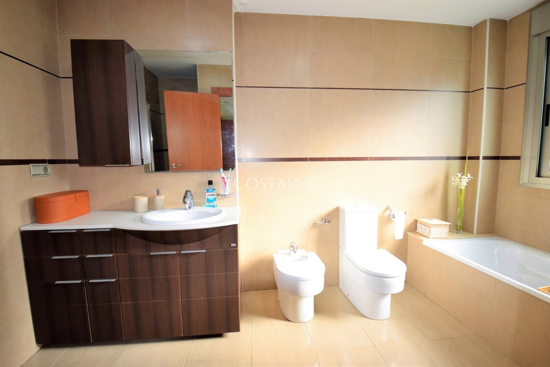 Resale - House -
Guardamar del Segura - Guardamar del Segura Centro