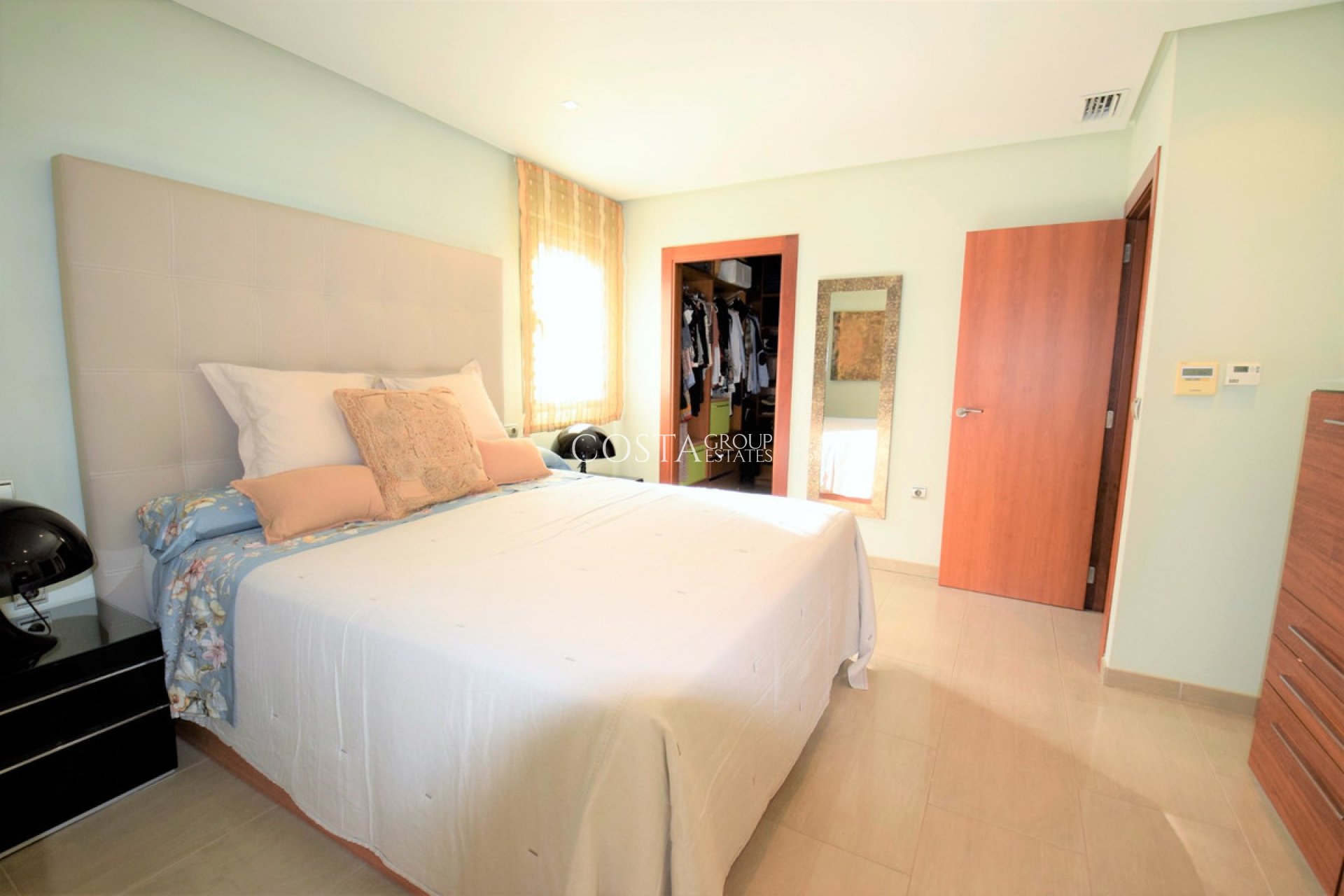 Resale - House -
Guardamar del Segura - Guardamar del Segura Centro