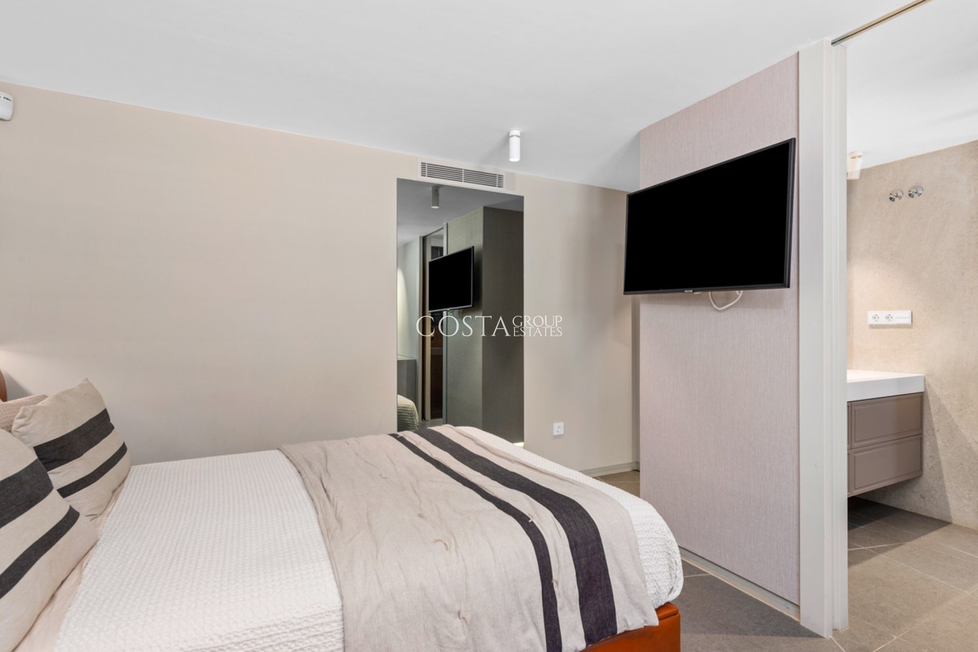 Resale - House -
Guardamar del Segura - Guardamar del Segura Centro