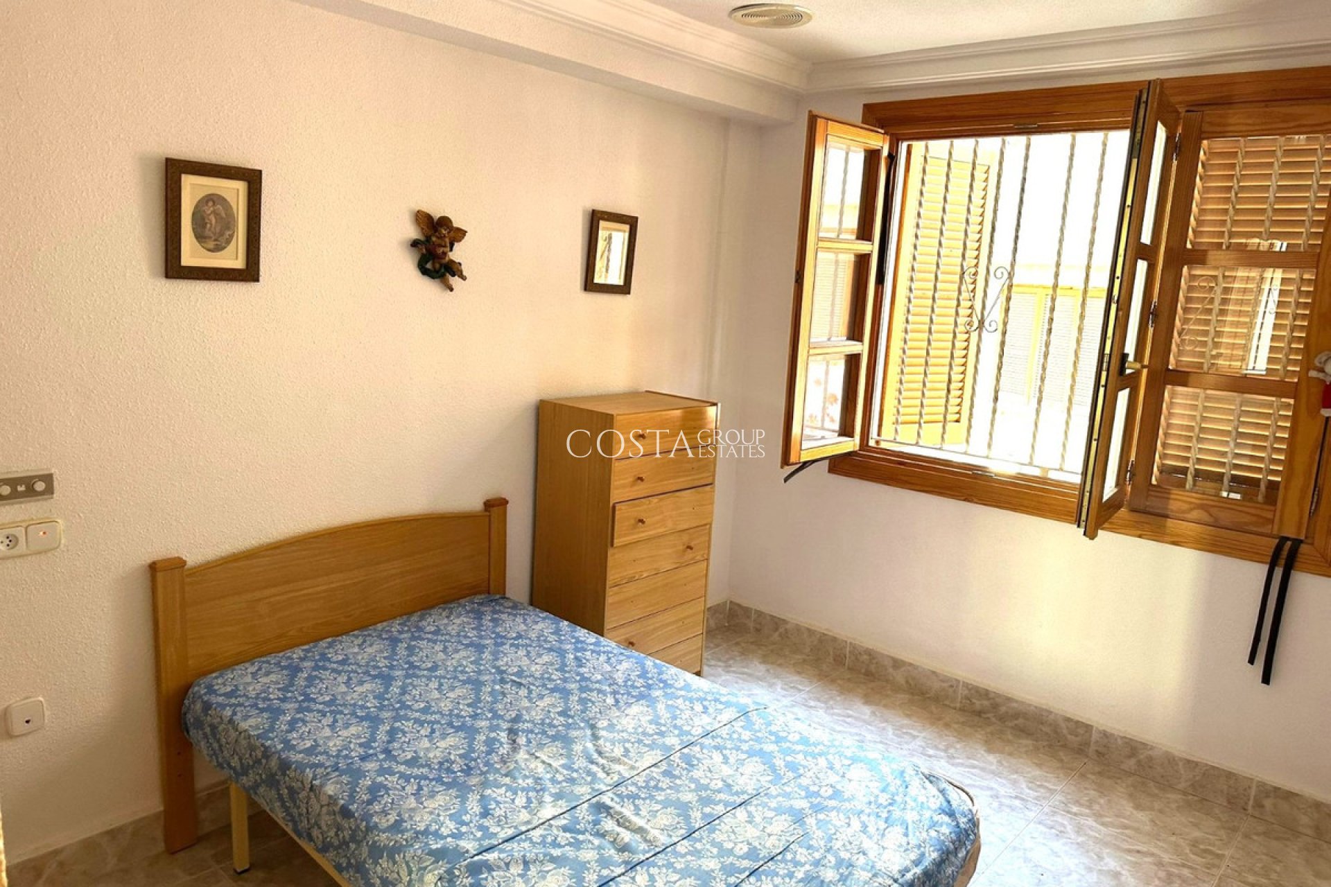 Resale - House -
Guardamar del Segura - Guardamar del Segura Centro