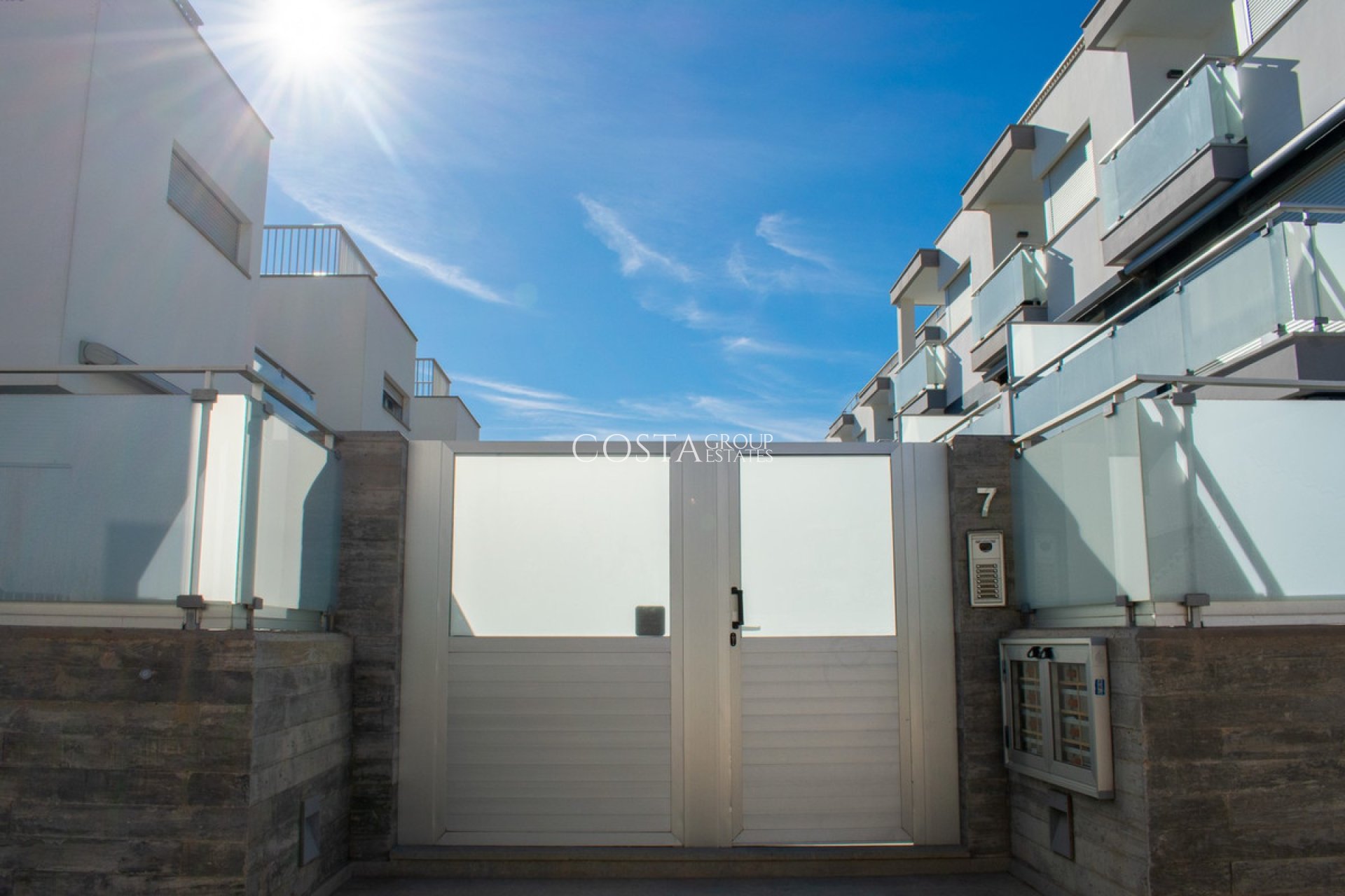 Resale - House -
Guardamar del Segura - Guardamar del Segura Centro