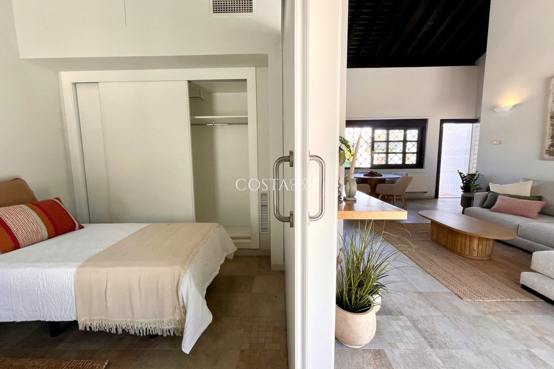 Resale - House -
Murcia - Sucina