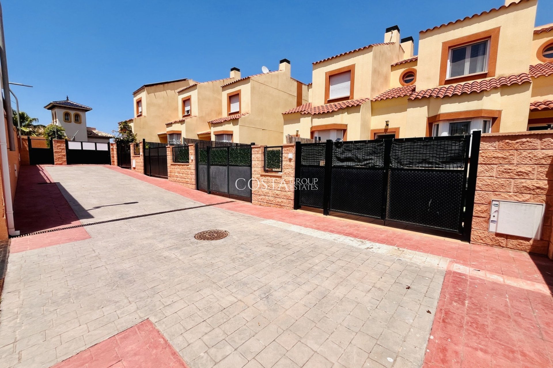 Resale - House -
Orihuela Costa - Cabo Roig