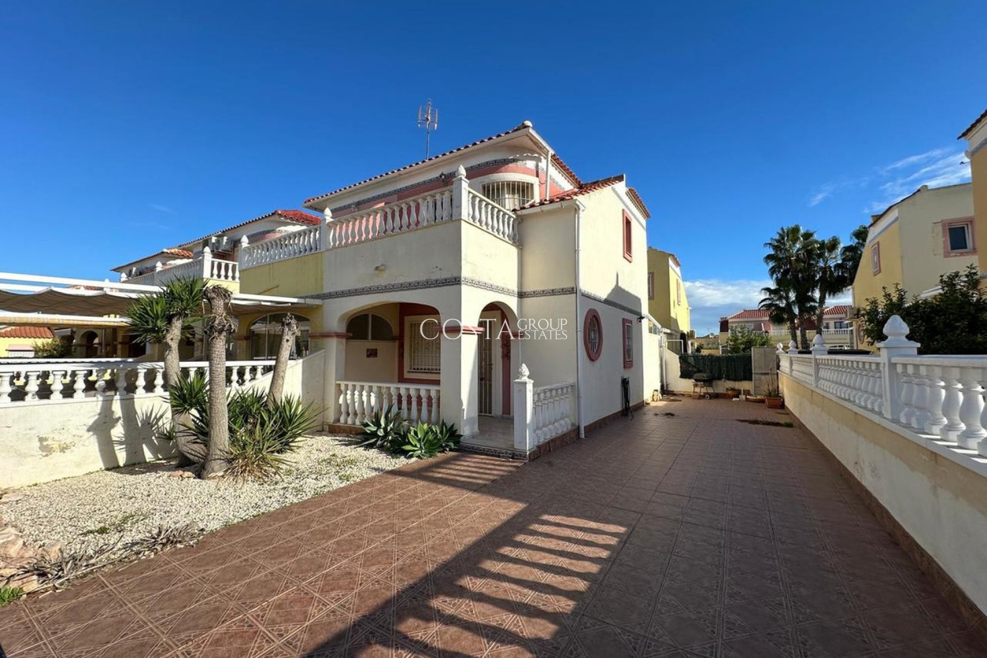 Resale - House -
Orihuela Costa - Cabo Roig