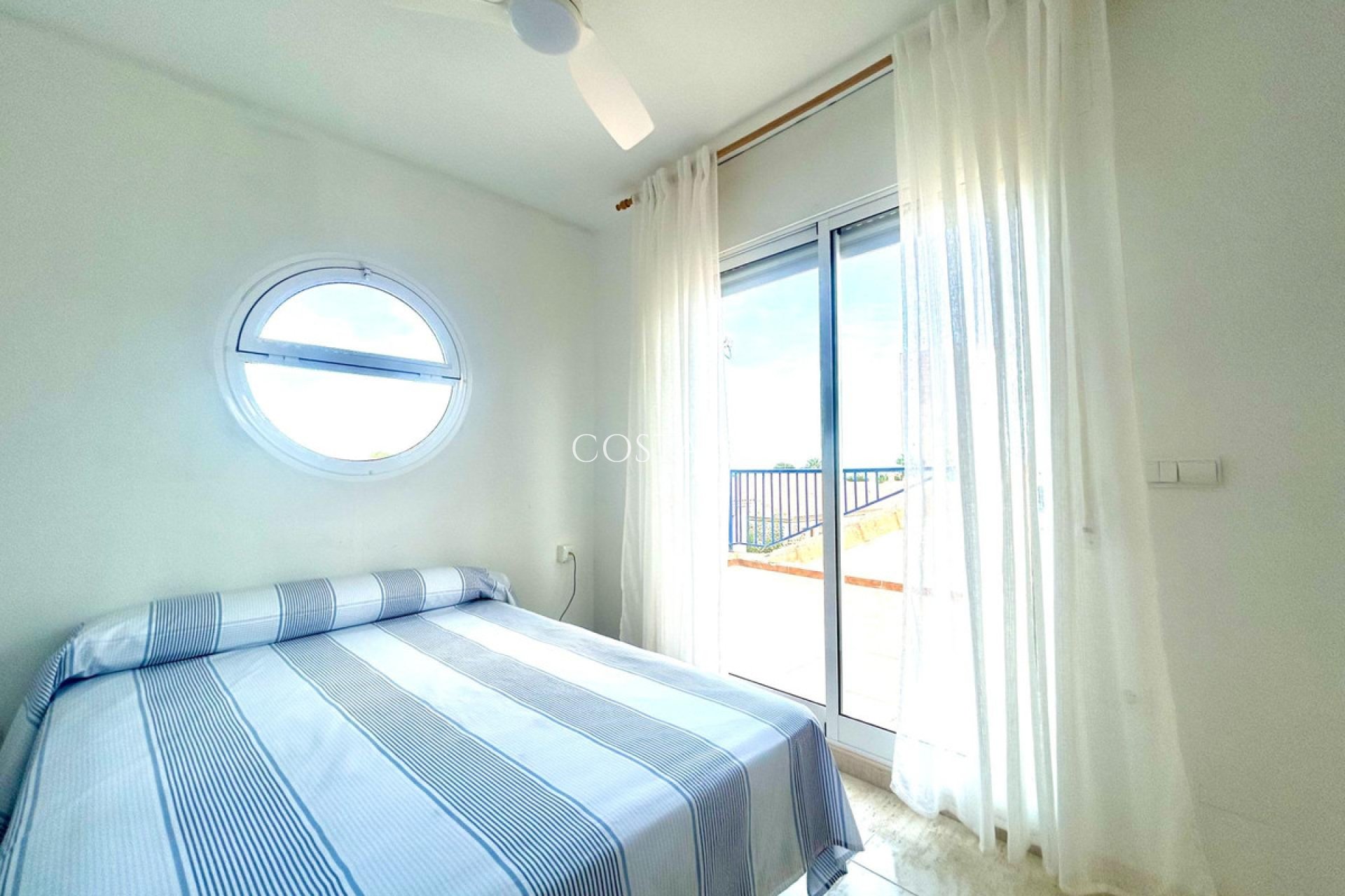 Resale - House -
Orihuela Costa - Campoamor